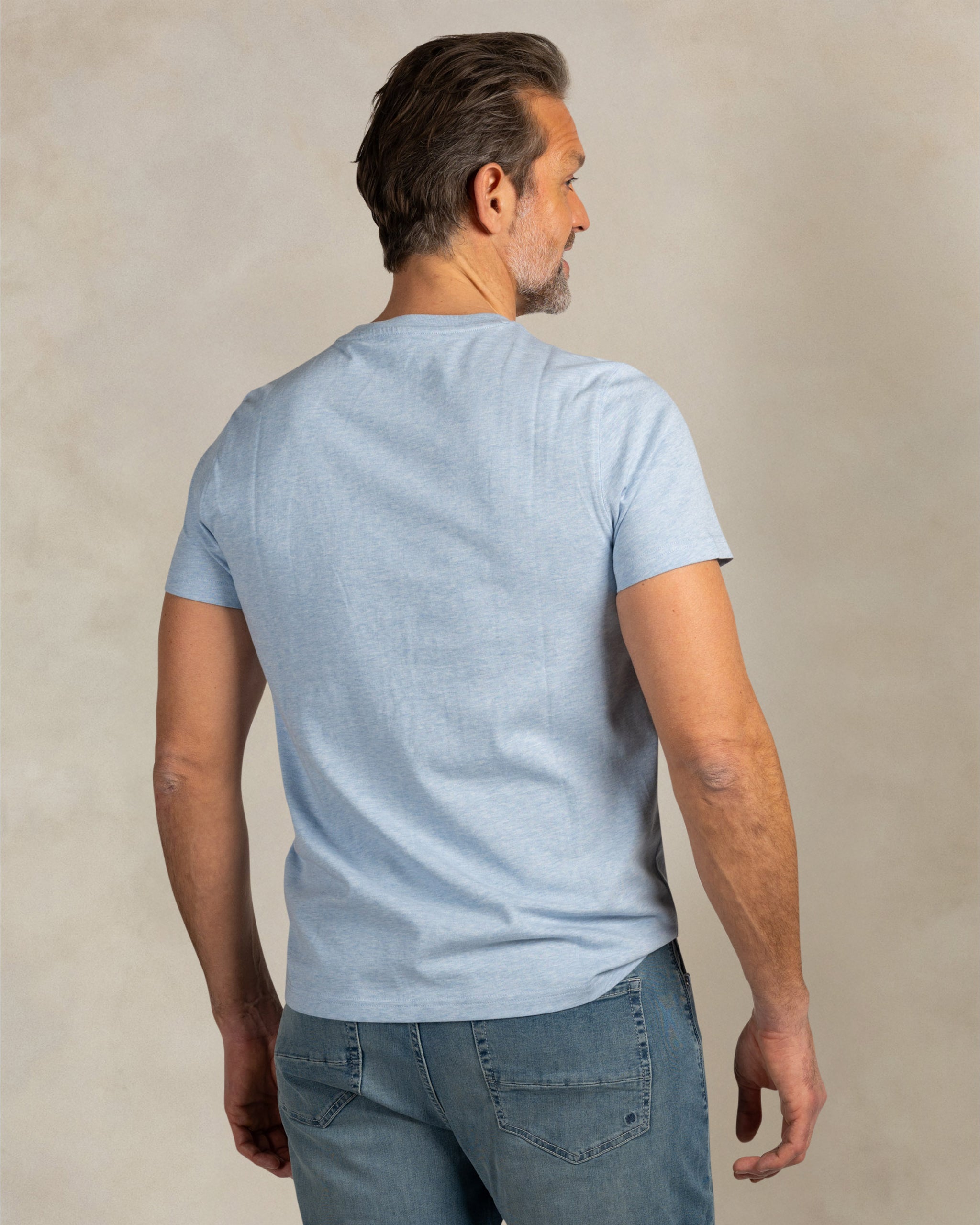 Licht blauw katoenen t-shirt Licht blauw katoenen t-shirt