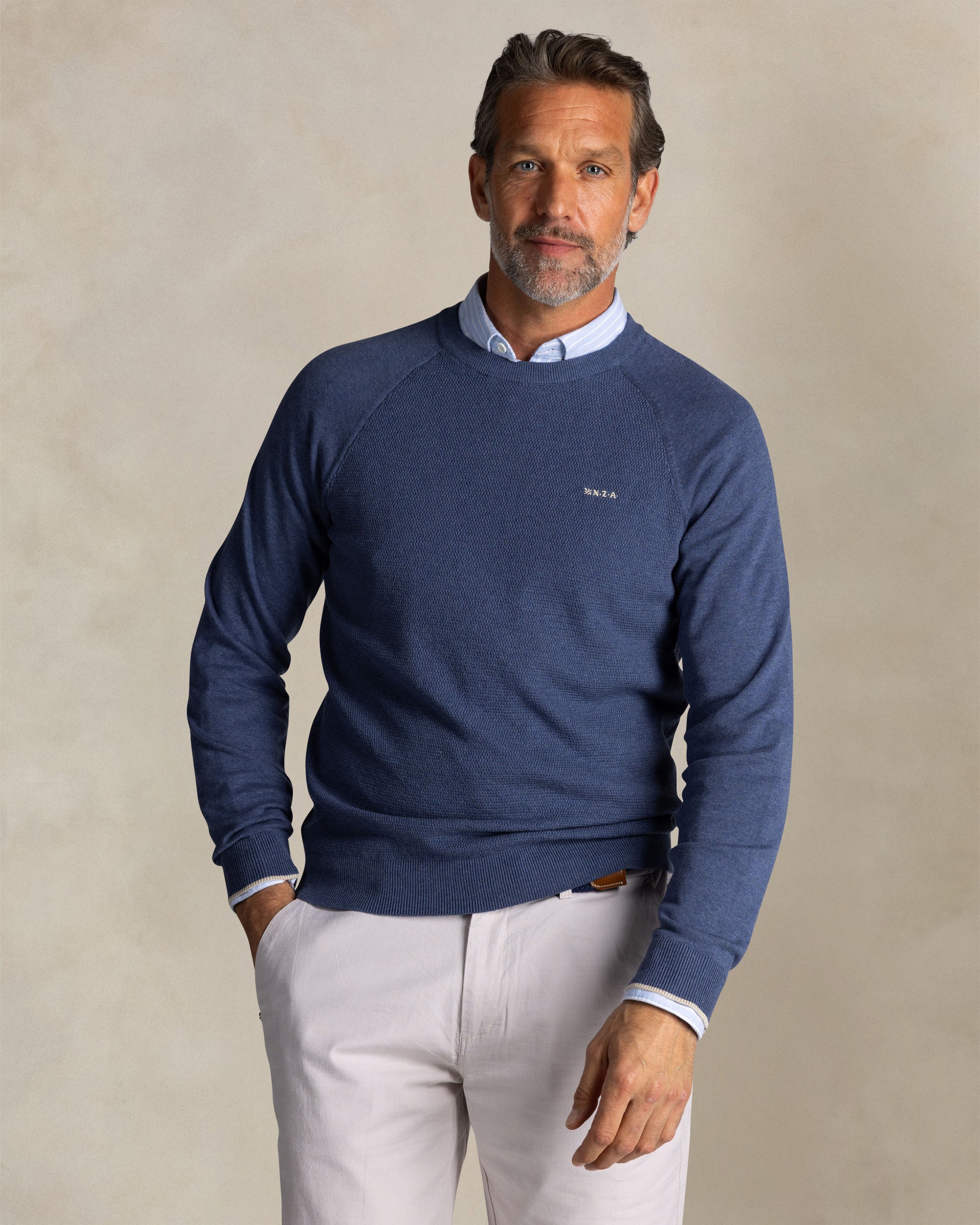 Pull col rond en coton bleu Pull col rond en coton bleu