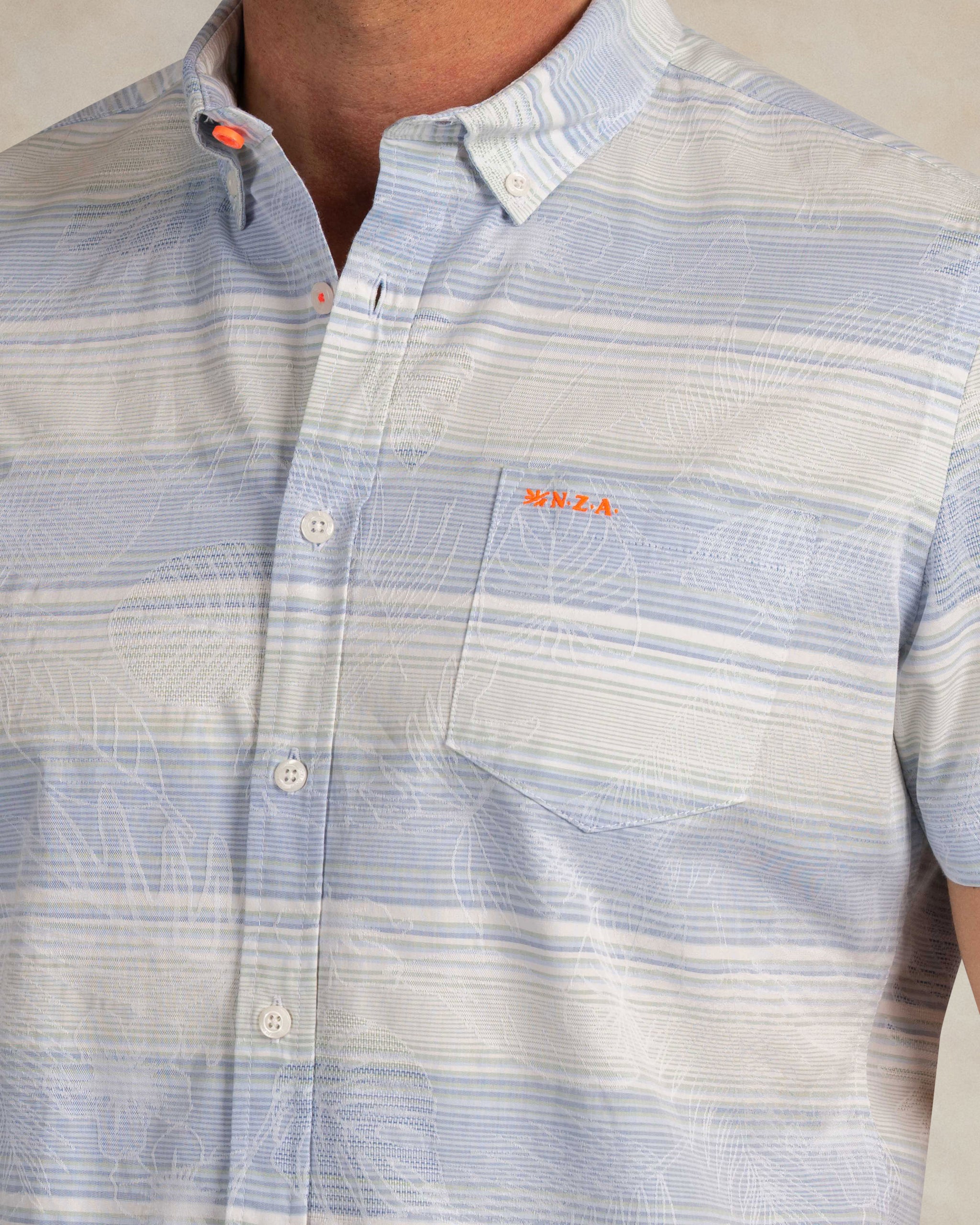 Hellblaues Leinenstreifenhemd Hellblaues Leinenstreifenhemd