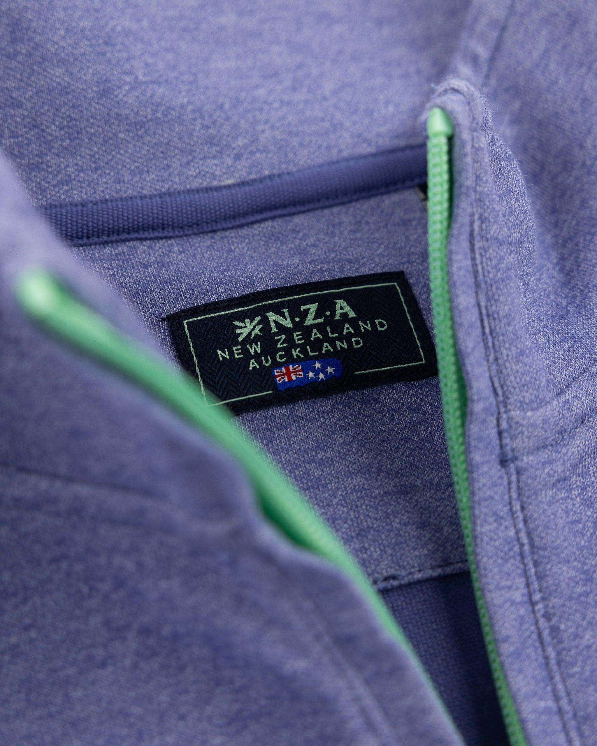 Suéter azul marino con cremallera media Suéter azul marino con cremallera media