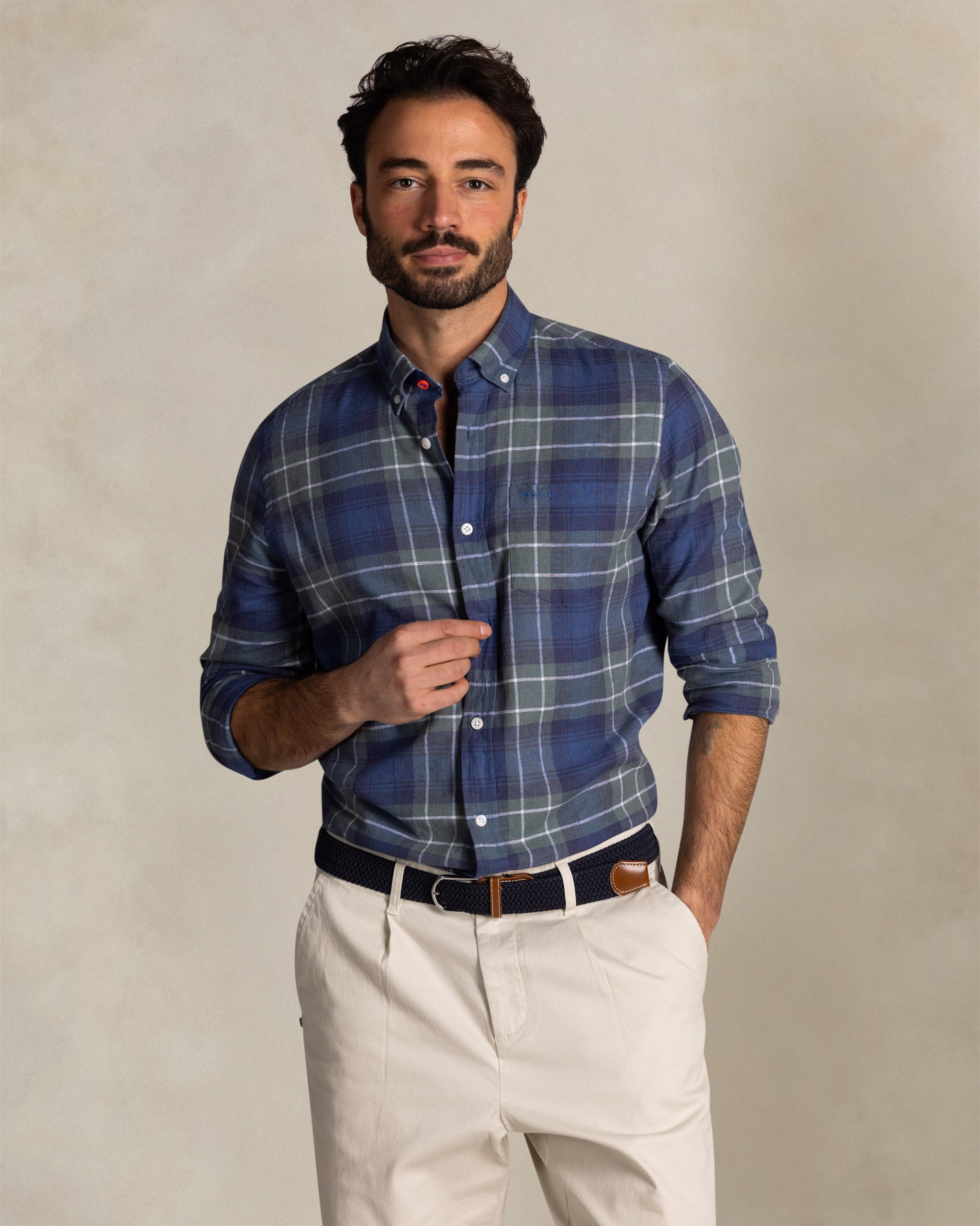 Chemise en lin bleue à carreaux Chemise en lin bleue à carreaux