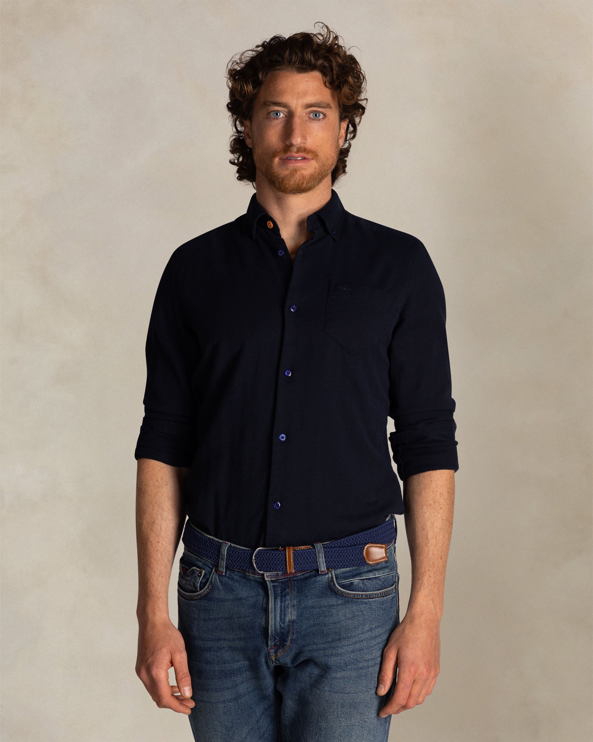 Camisa azul de algodón elástico Camisa azul de algodón elástico