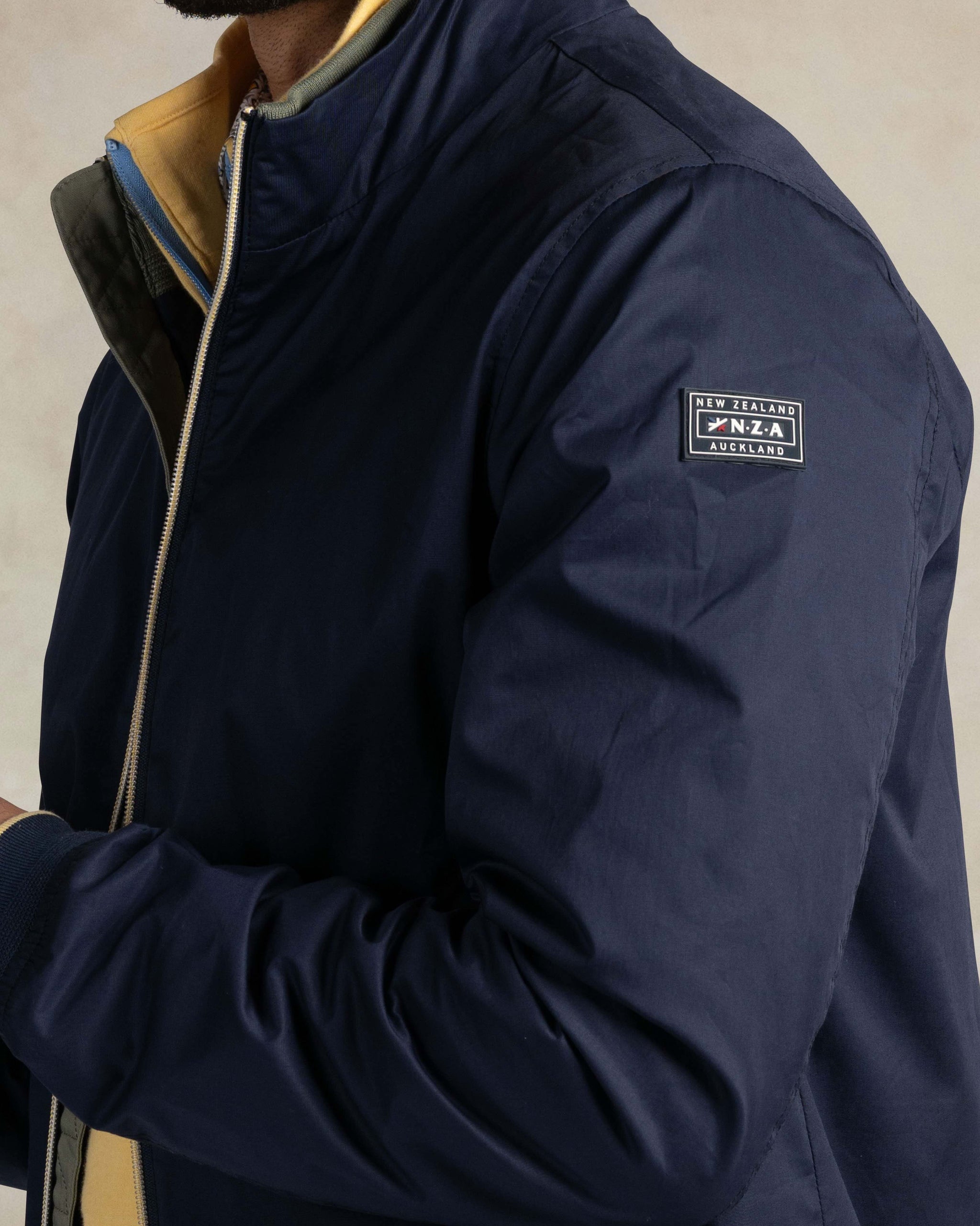 Donkerblauwe katoenen jas Donkerblauwe katoenen jas