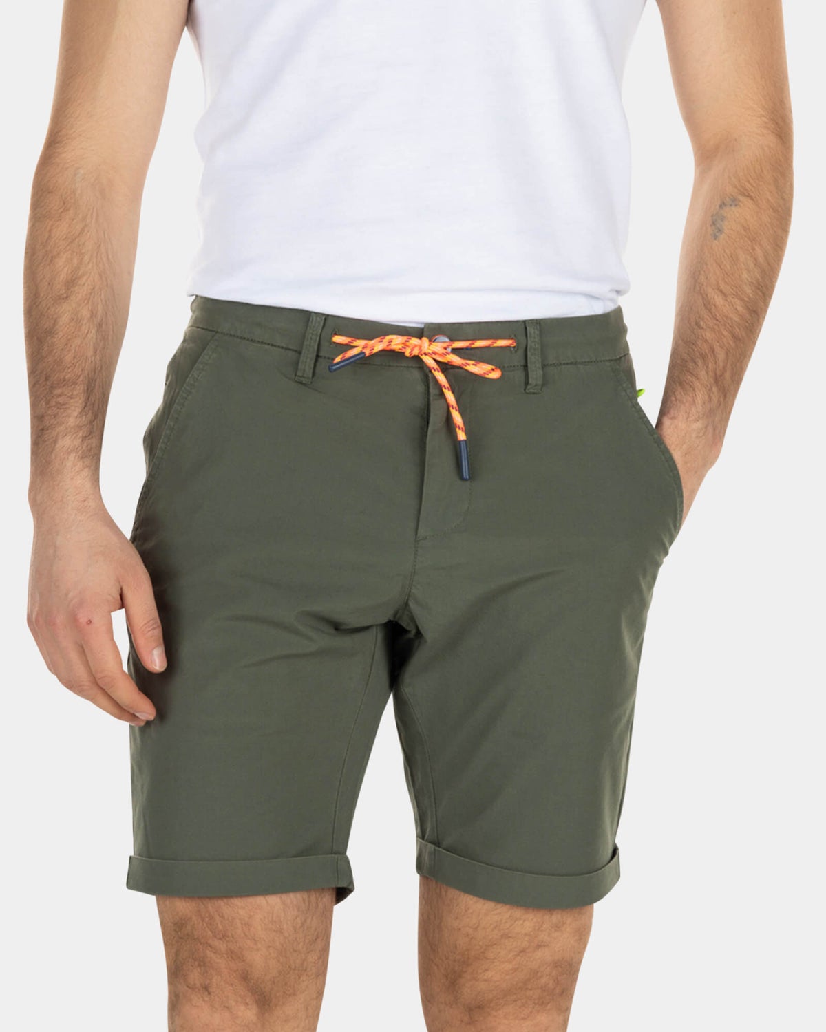 Schlichte Chino-Shorts aus Baumwolle - High Summer Army