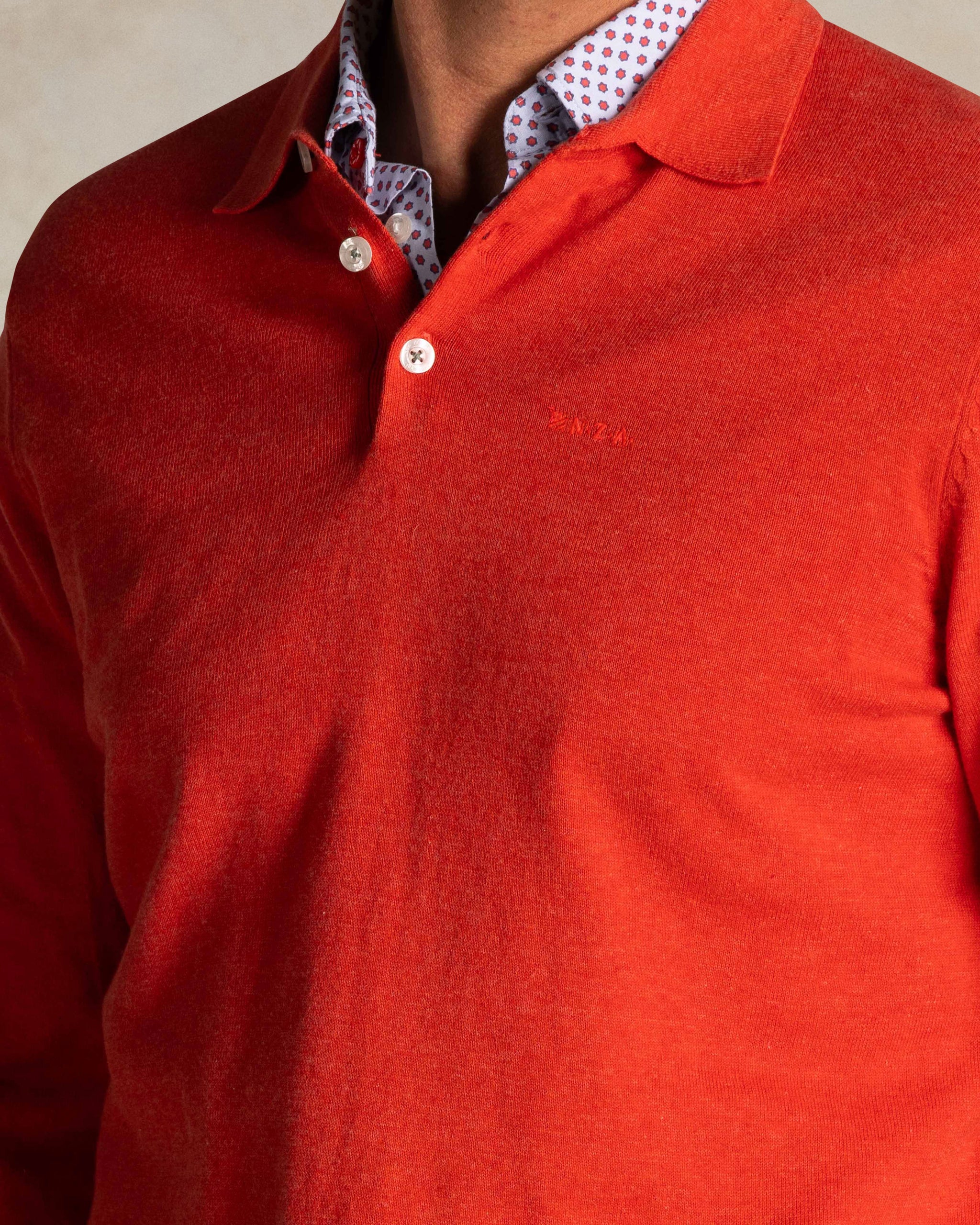 Polo rojo de algodón de manga larga Polo rojo de algodón de manga larga