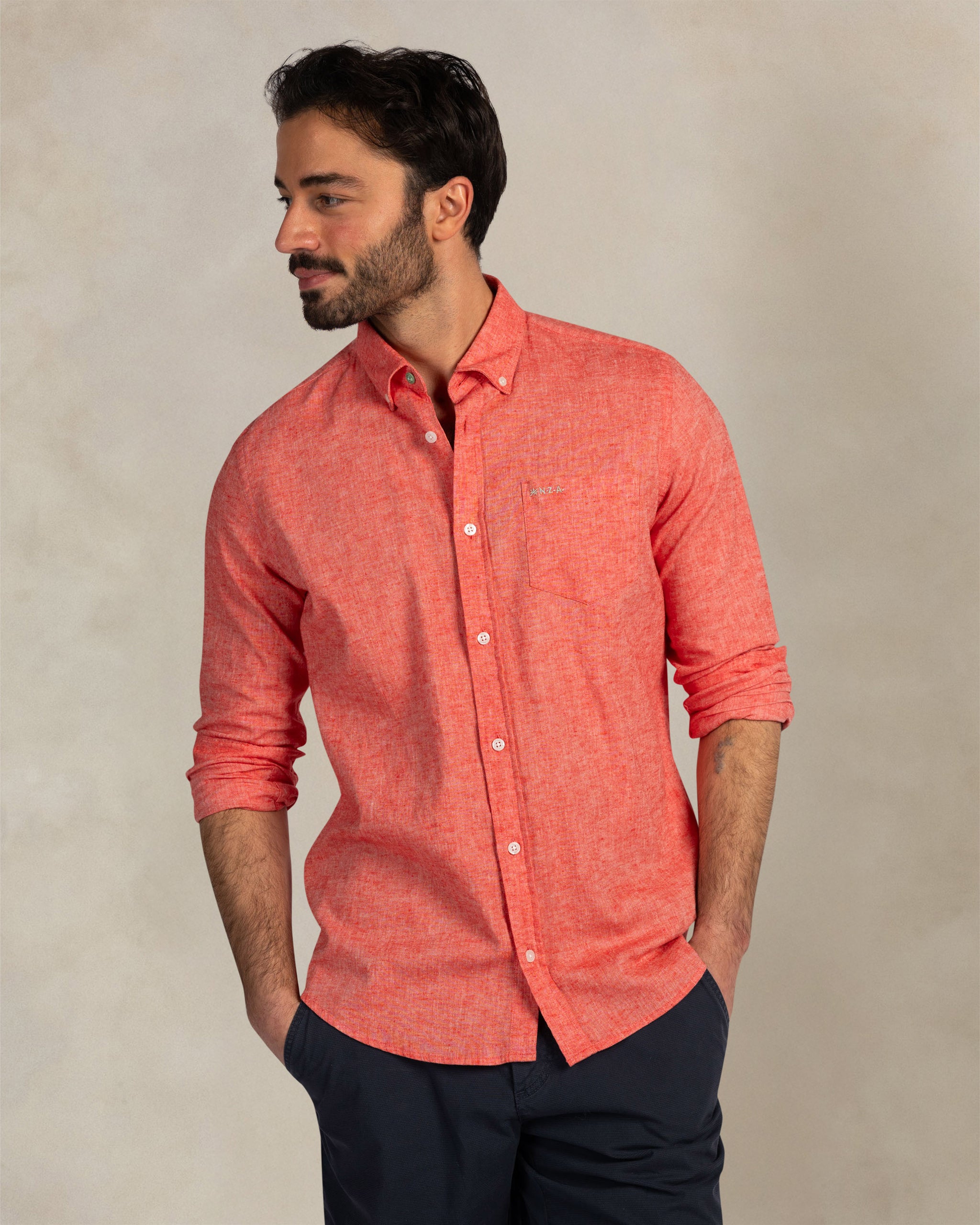 Rotes Leinenhemd Rotes Leinenhemd