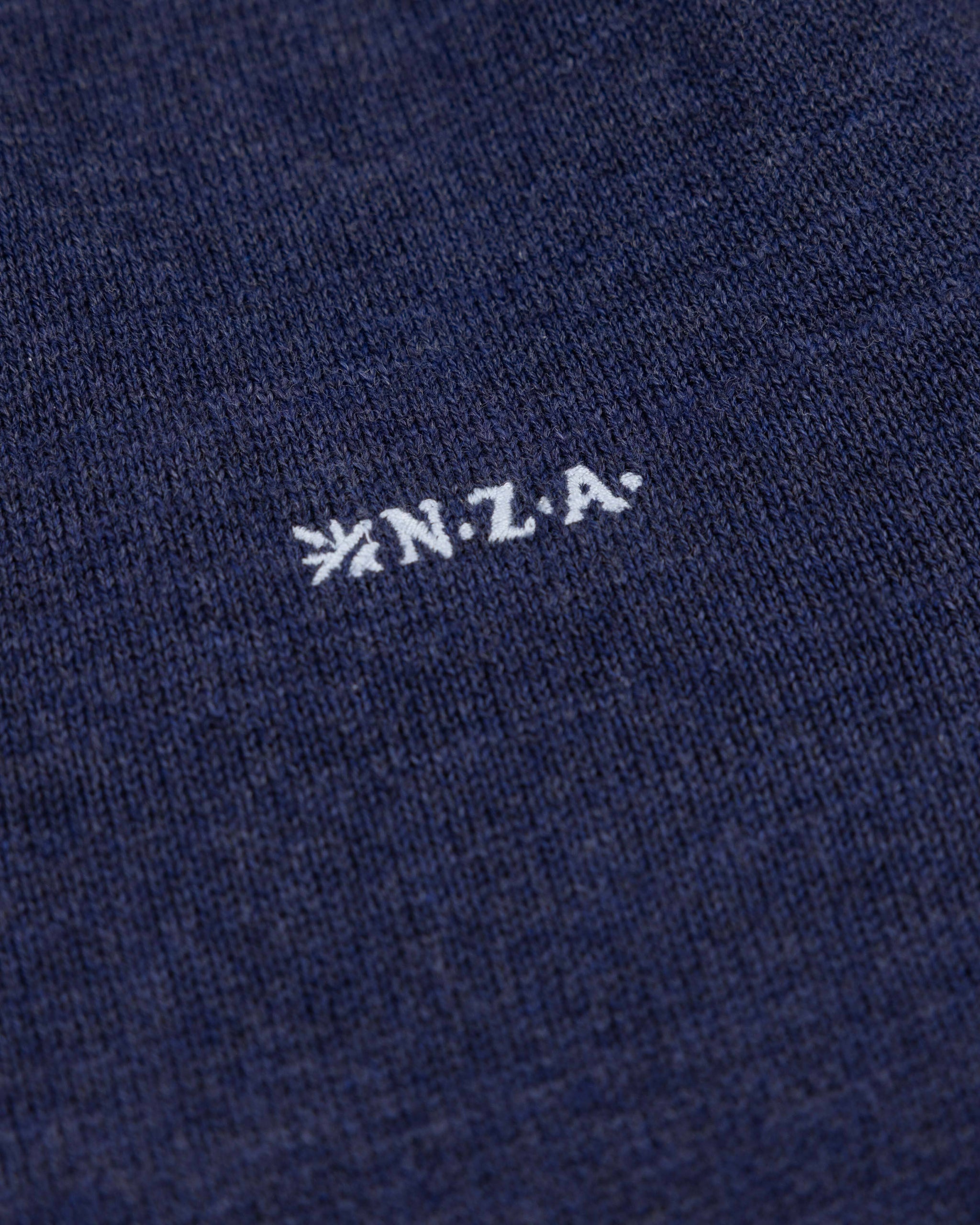 Jersey azul de algodón con cremallera hasta el pecho Jersey azul de algodón con cremallera hasta el pecho