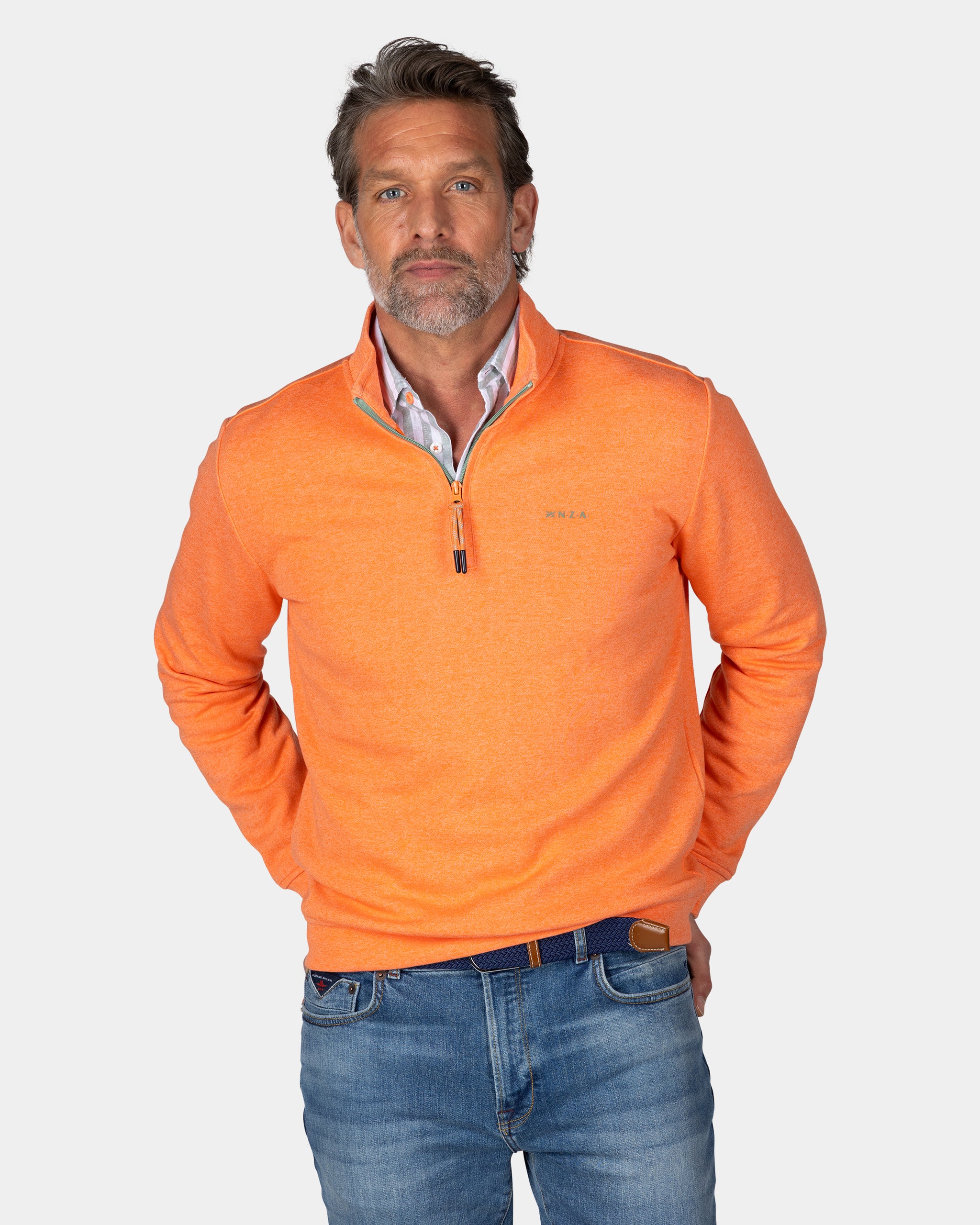 Oranje trui met halve rits Oranje trui met halve rits