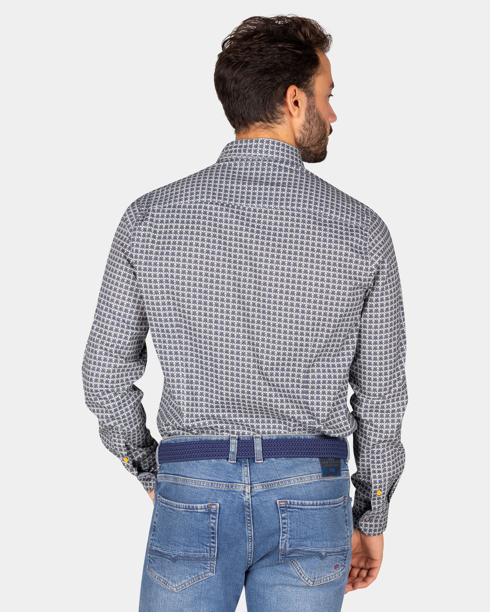 Beige overhemd met blauw motief - Chestnut Beige overhemd met blauw motief - Chestnut