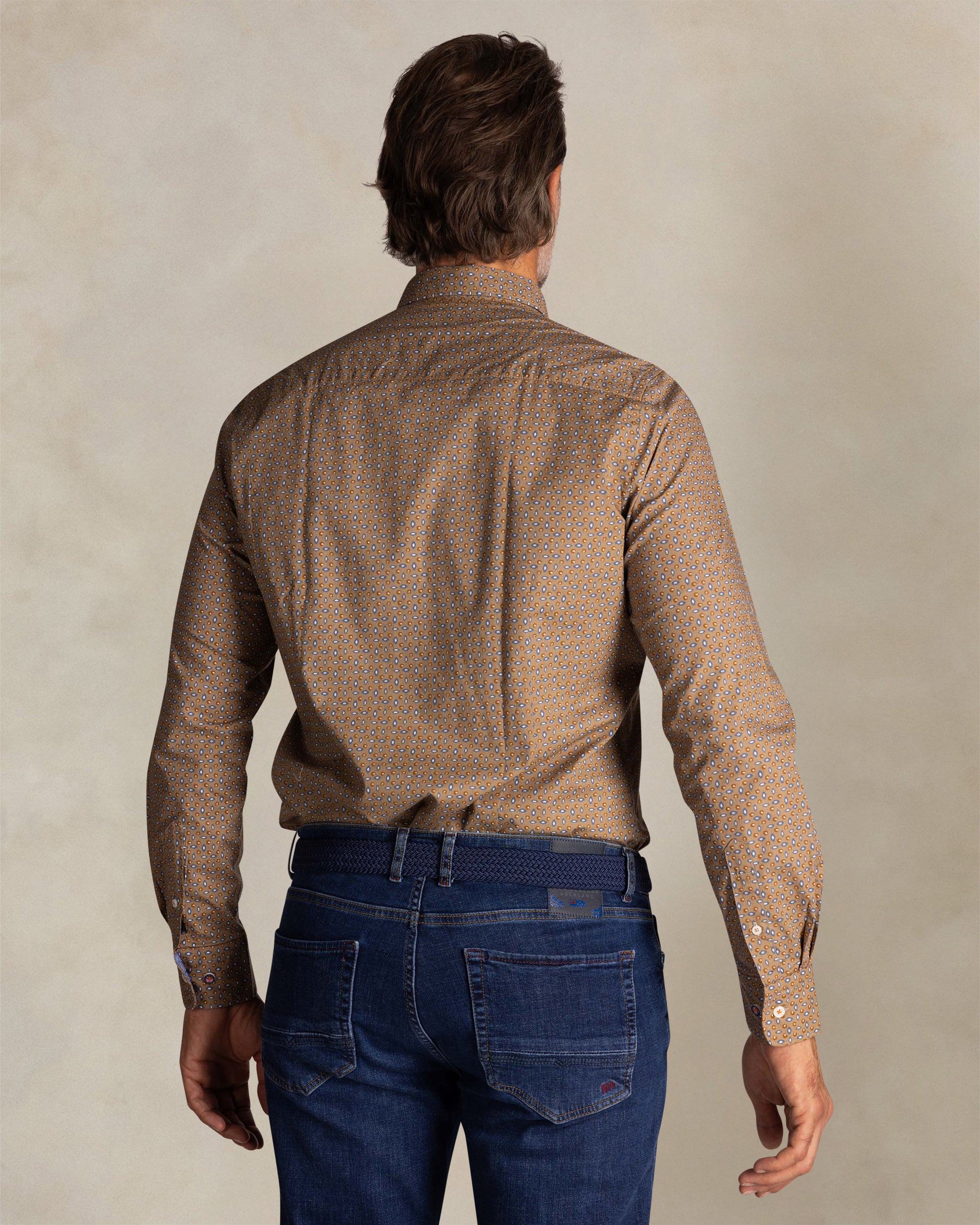 Ecru Baumwollhemd mit Print Ecru Baumwollhemd mit Print