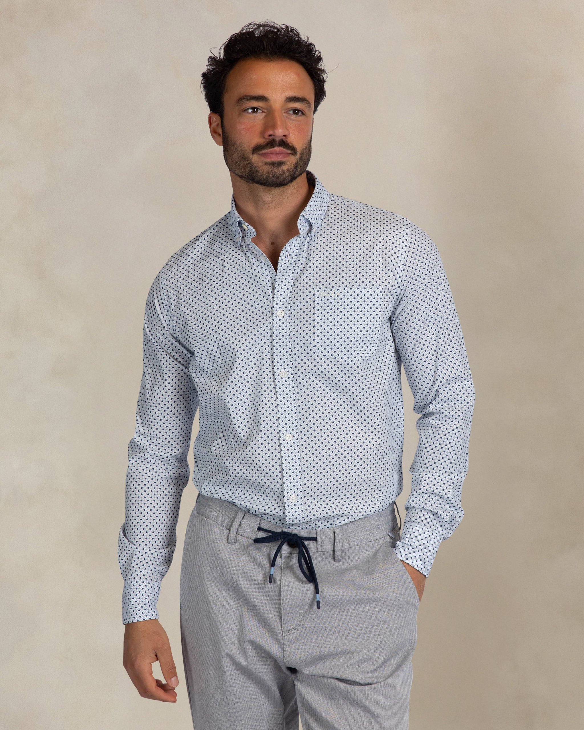 Chemise en lin et coton mélangés à rayures bleu clair Chemise en lin et coton mélangés à rayures bleu clair