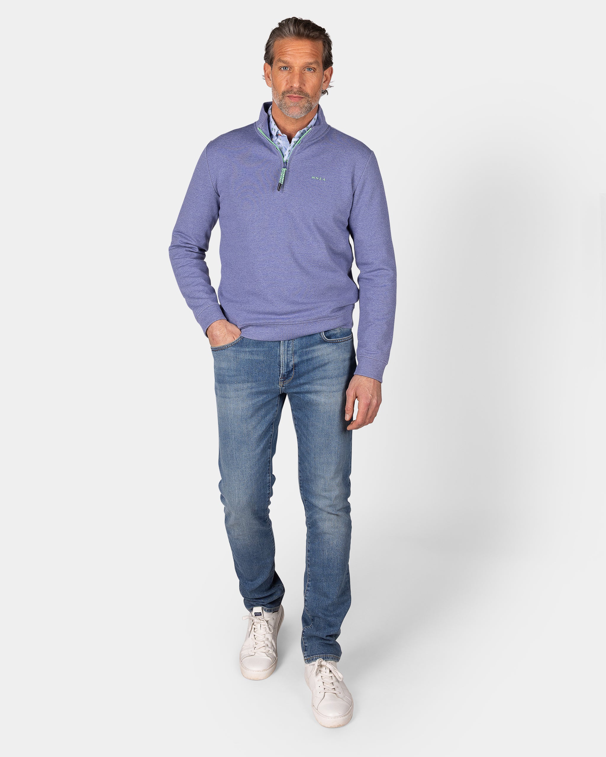 Suéter azul marino con cremallera media Suéter azul marino con cremallera media