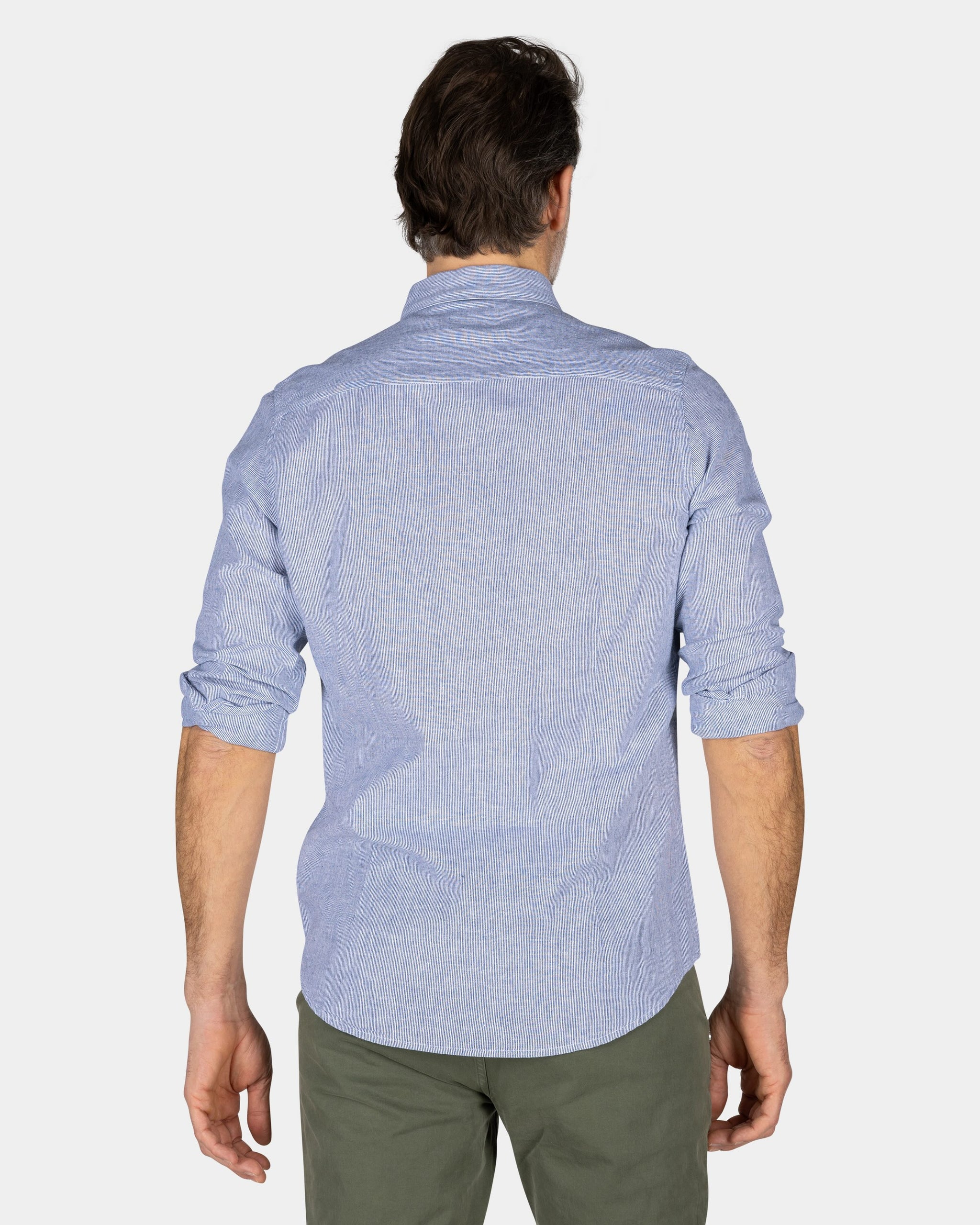 Camisa de lino azul Camisa de lino azul