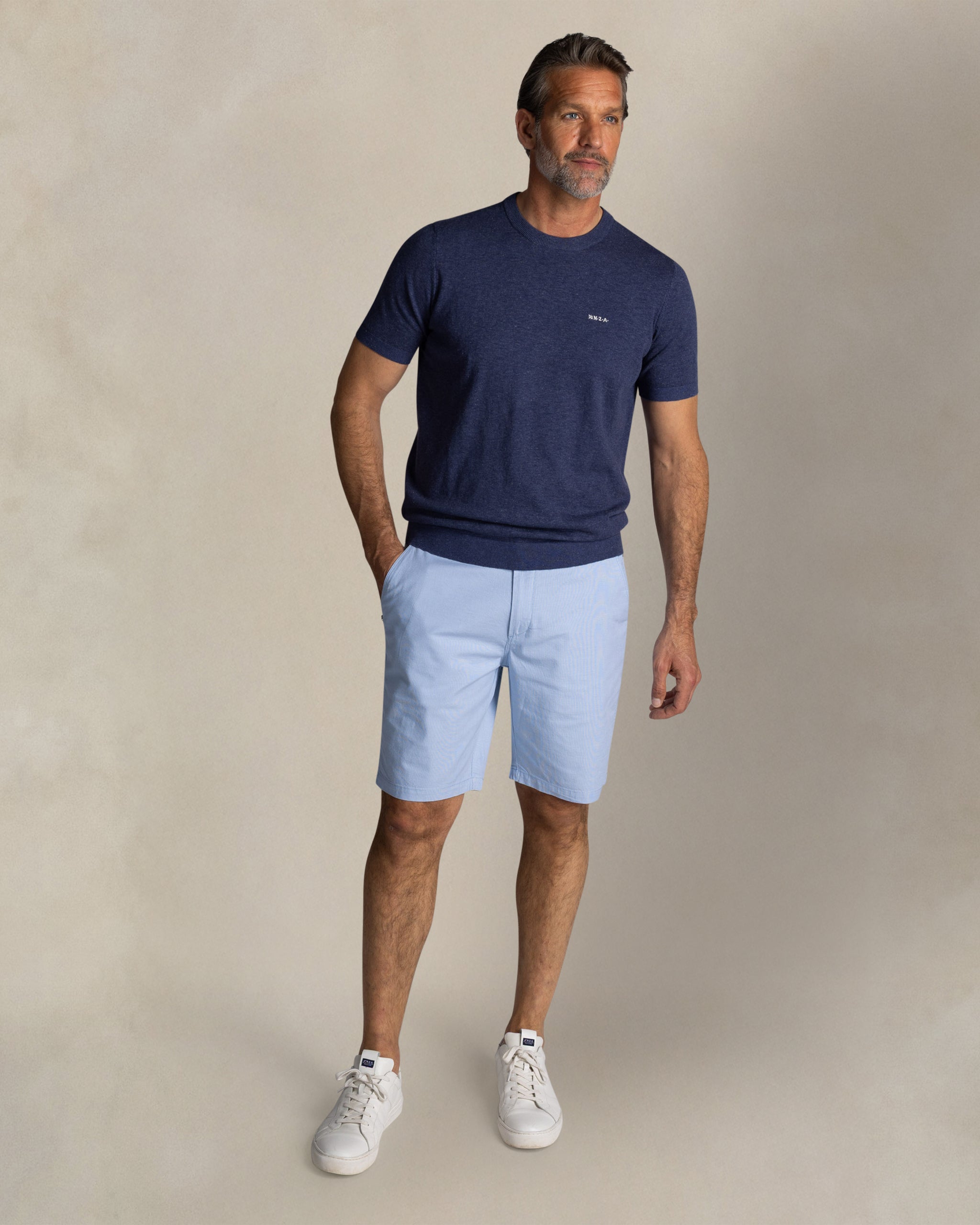 Marineblaue baumwollpullover mit rundhalsausschnitt Marineblaue baumwollpullover mit rundhalsausschnitt