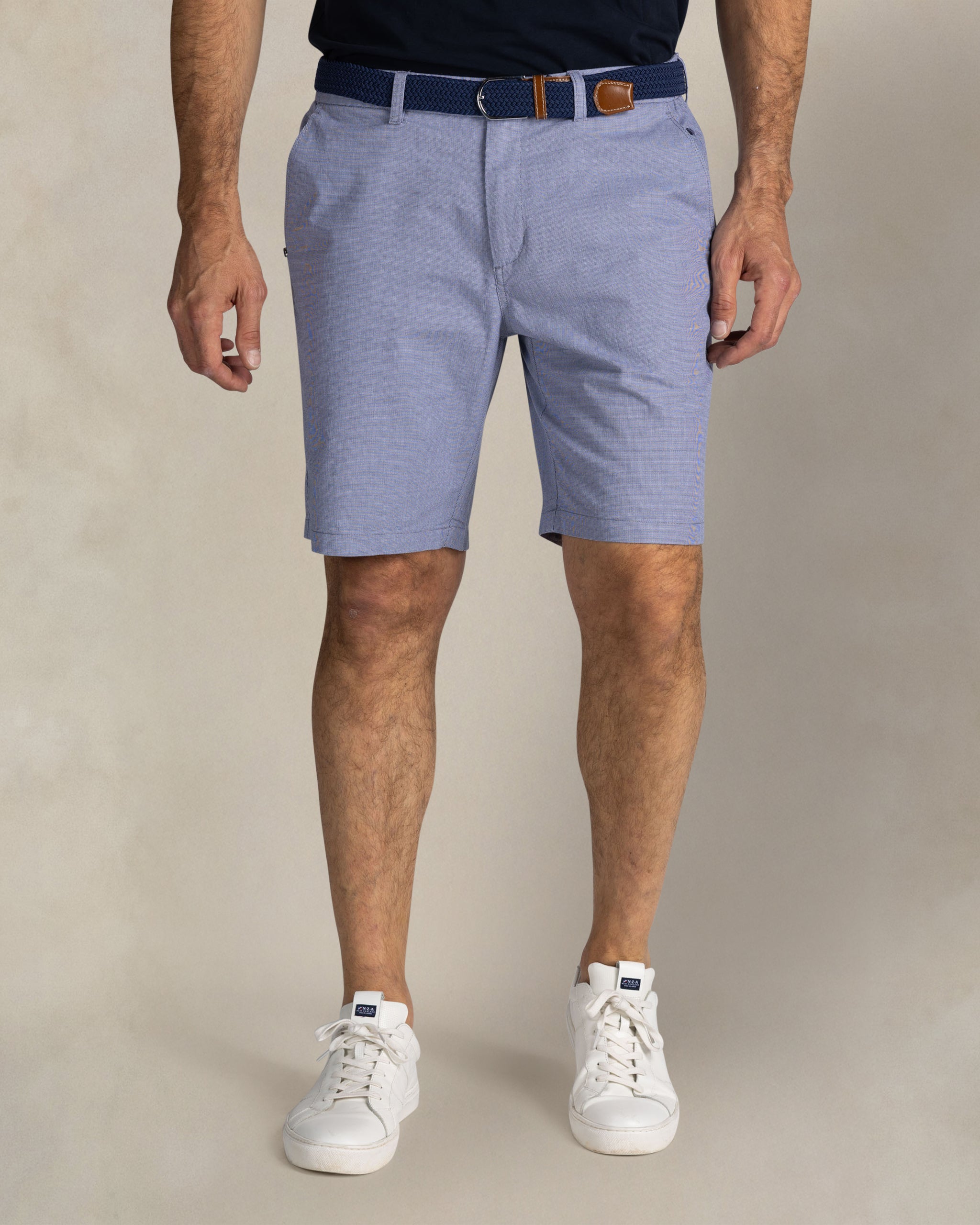 Hellblaue stretch-shorts aus baumwolle Hellblaue stretch-shorts aus baumwolle