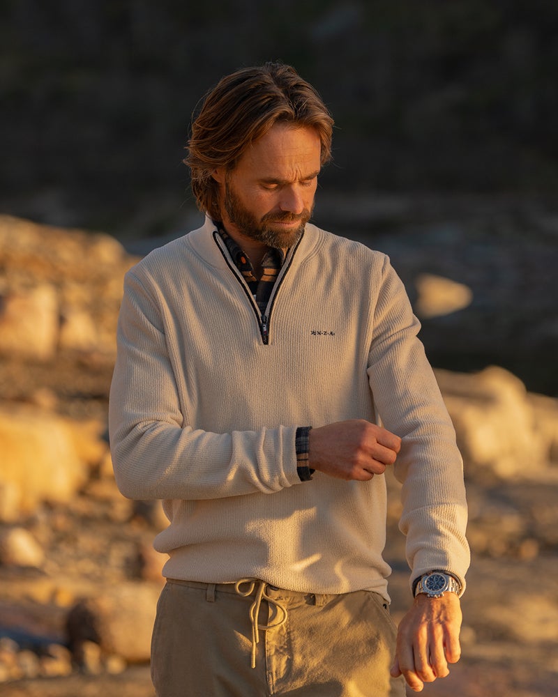 Pull zippé en polyester écru Pull zippé en polyester écru