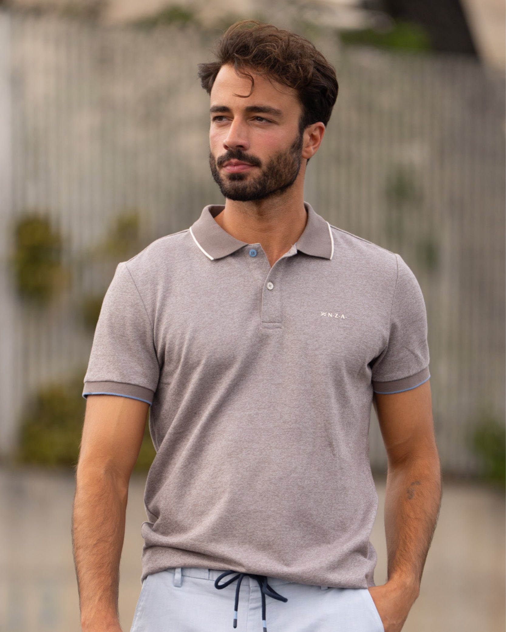 Polo piqué de algodón marrón claro Polo piqué de algodón marrón claro