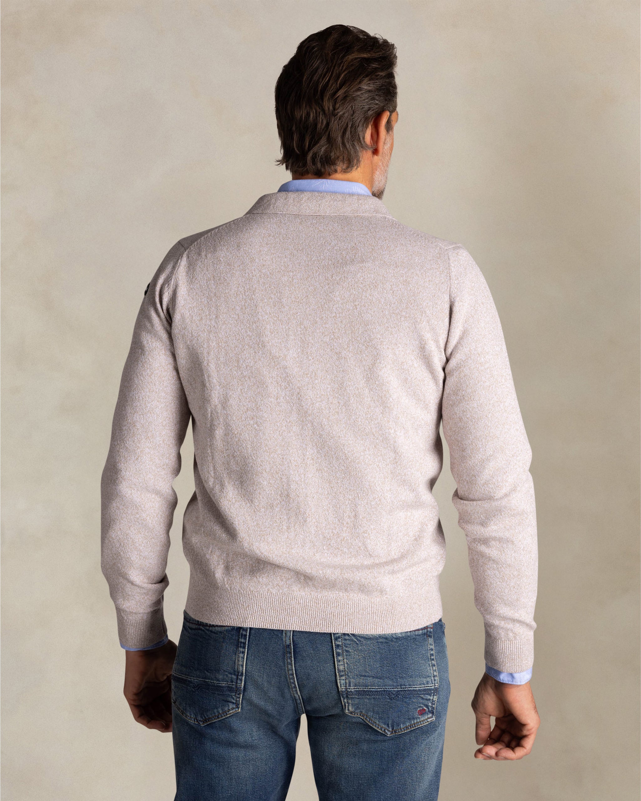 Ecru katoenen trui met knopen Ecru katoenen trui met knopen