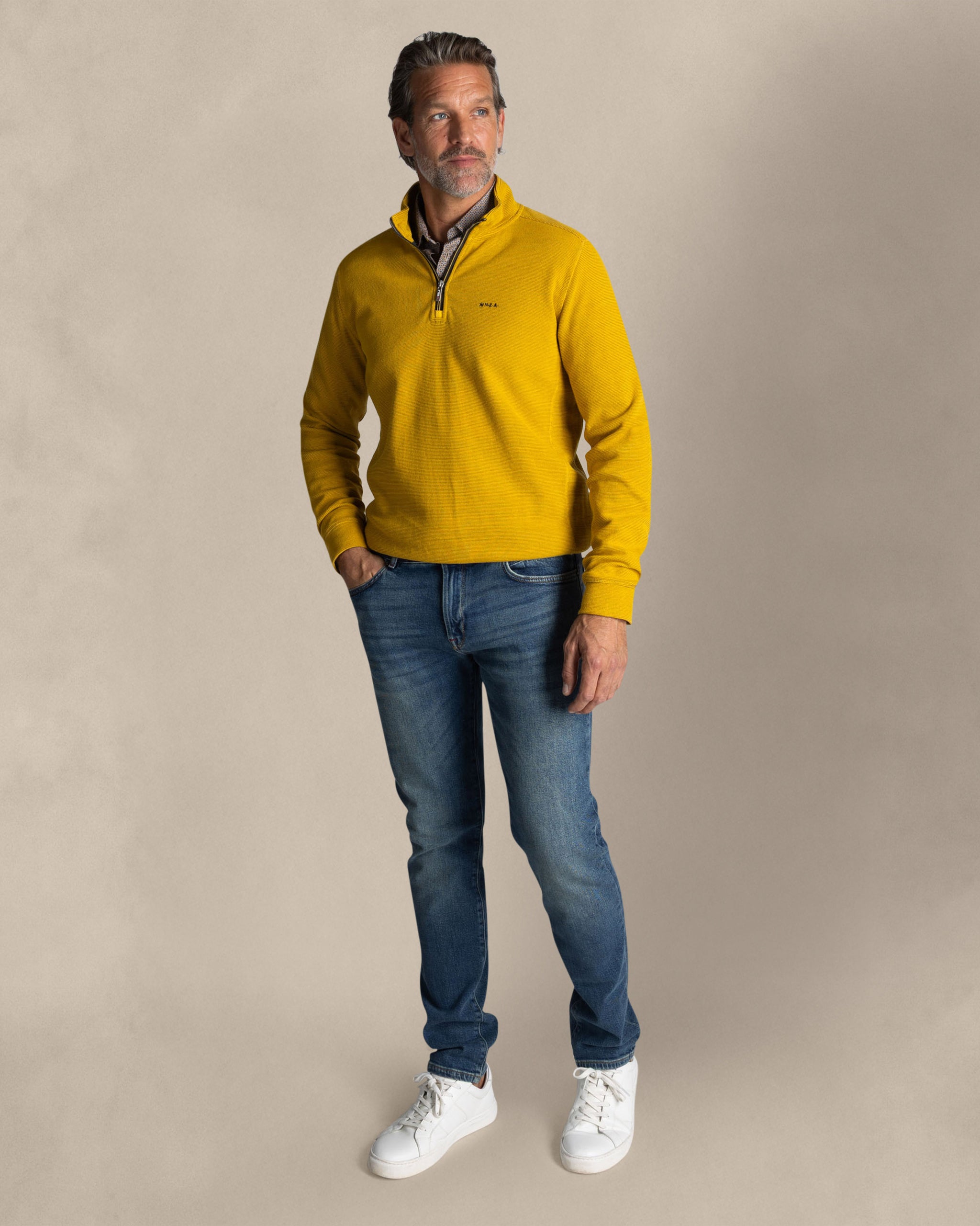 Amarillo suéter de algodón con cremallera hasta la mitad Amarillo suéter de algodón con cremallera hasta la mitad