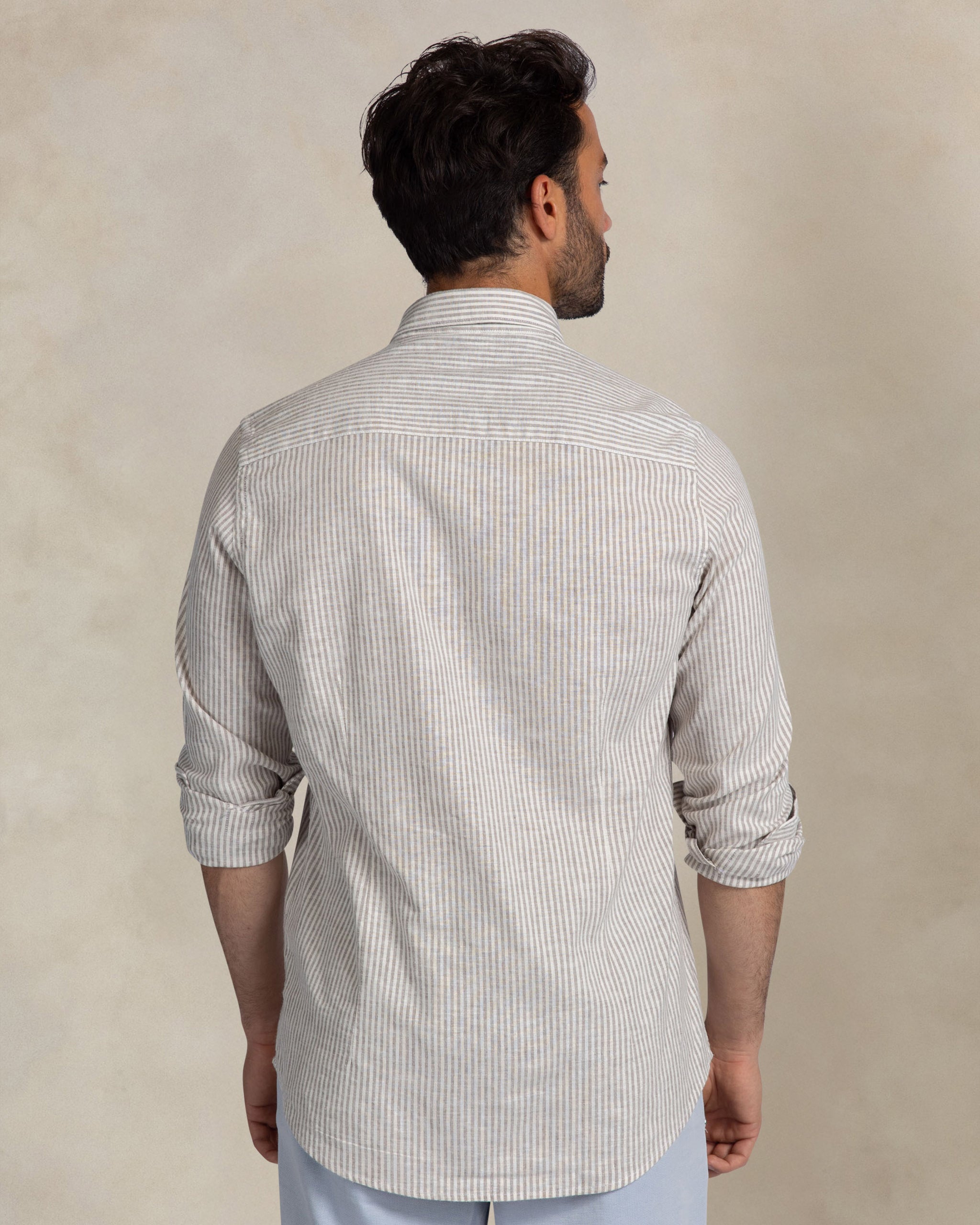 Chemise en lin et coton mélangés à rayures écrues Chemise en lin et coton mélangés à rayures écrues