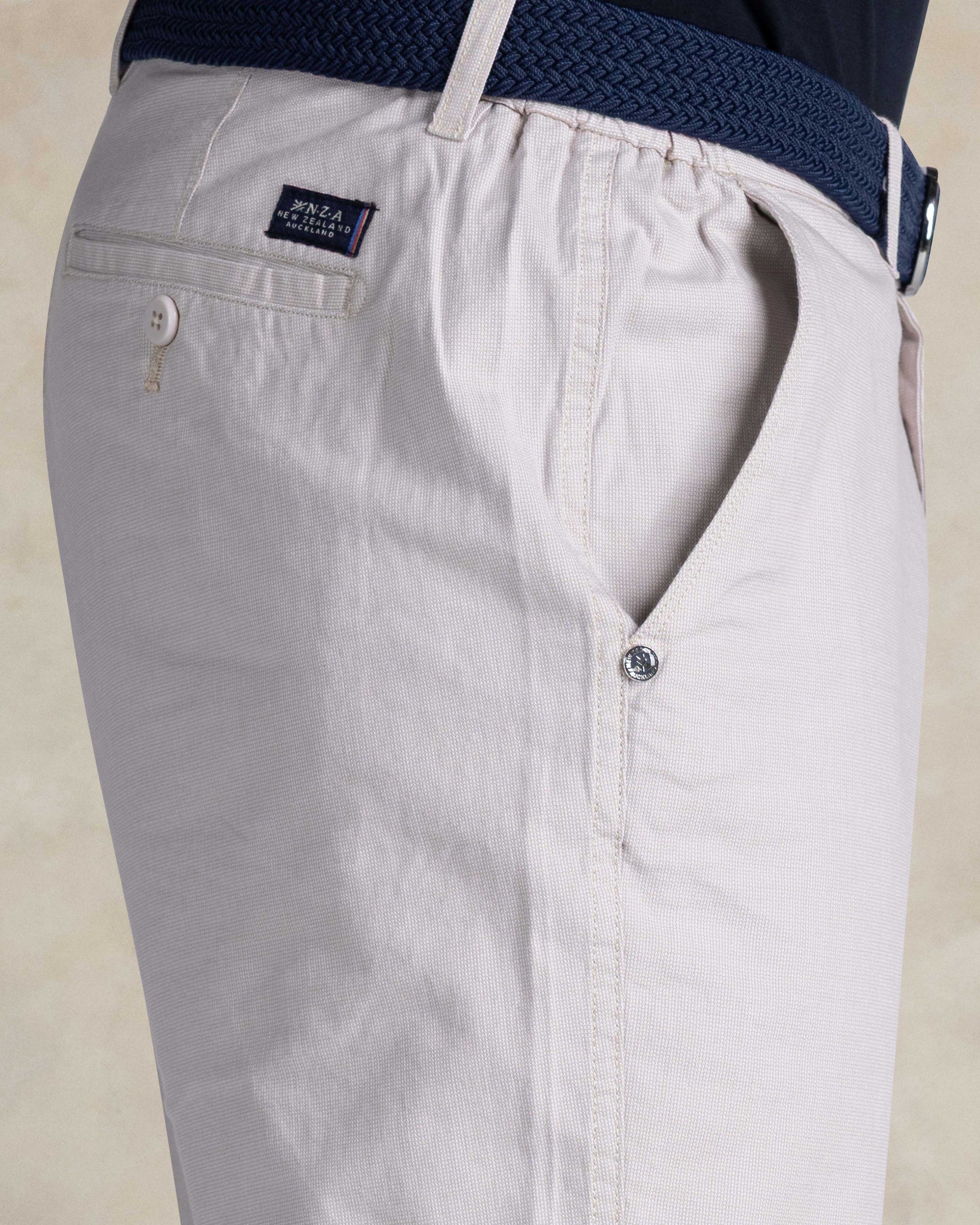 Short en coton stretch écru Short en coton stretch écru