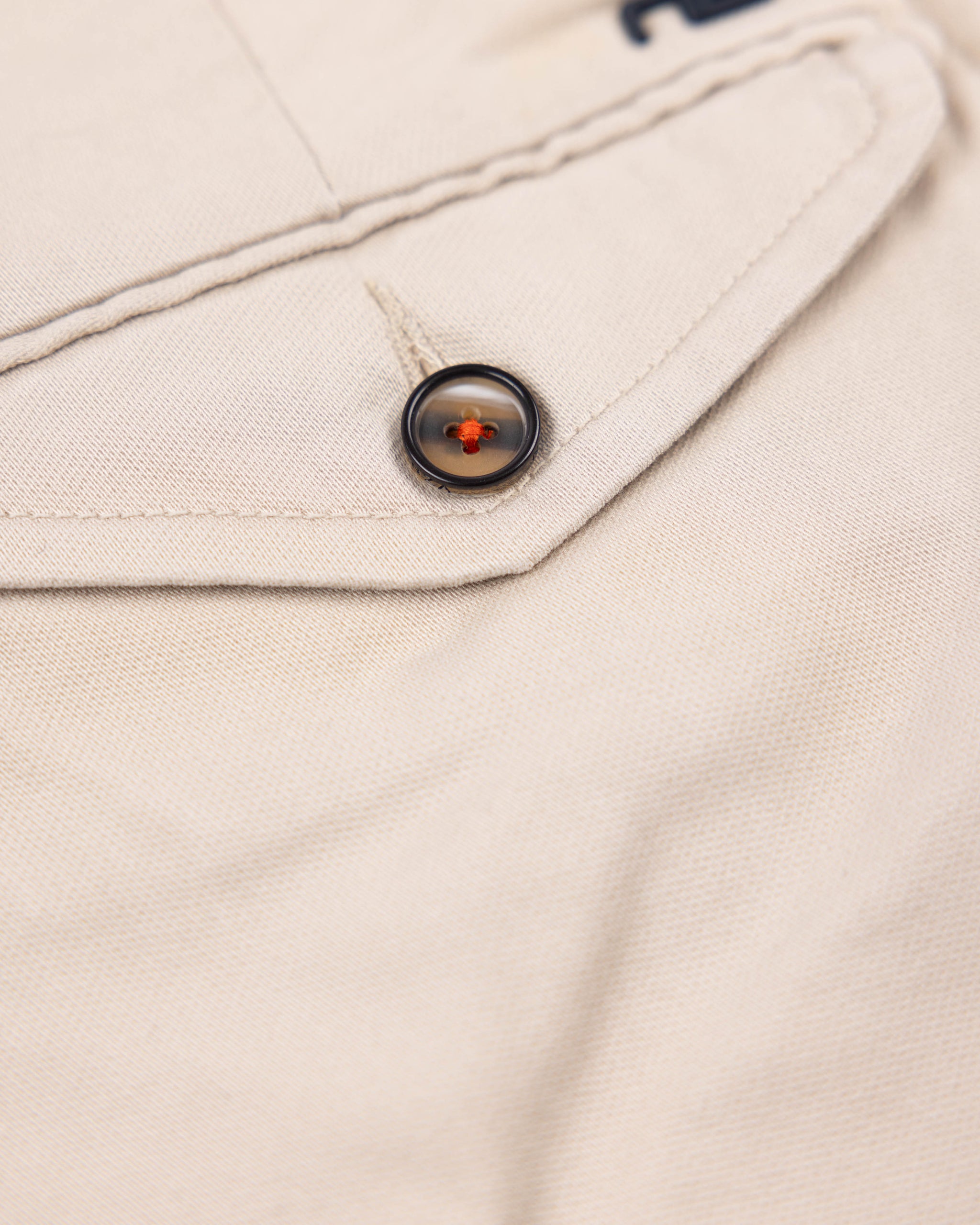Beige chino met koord in de taille Beige chino met koord in de taille