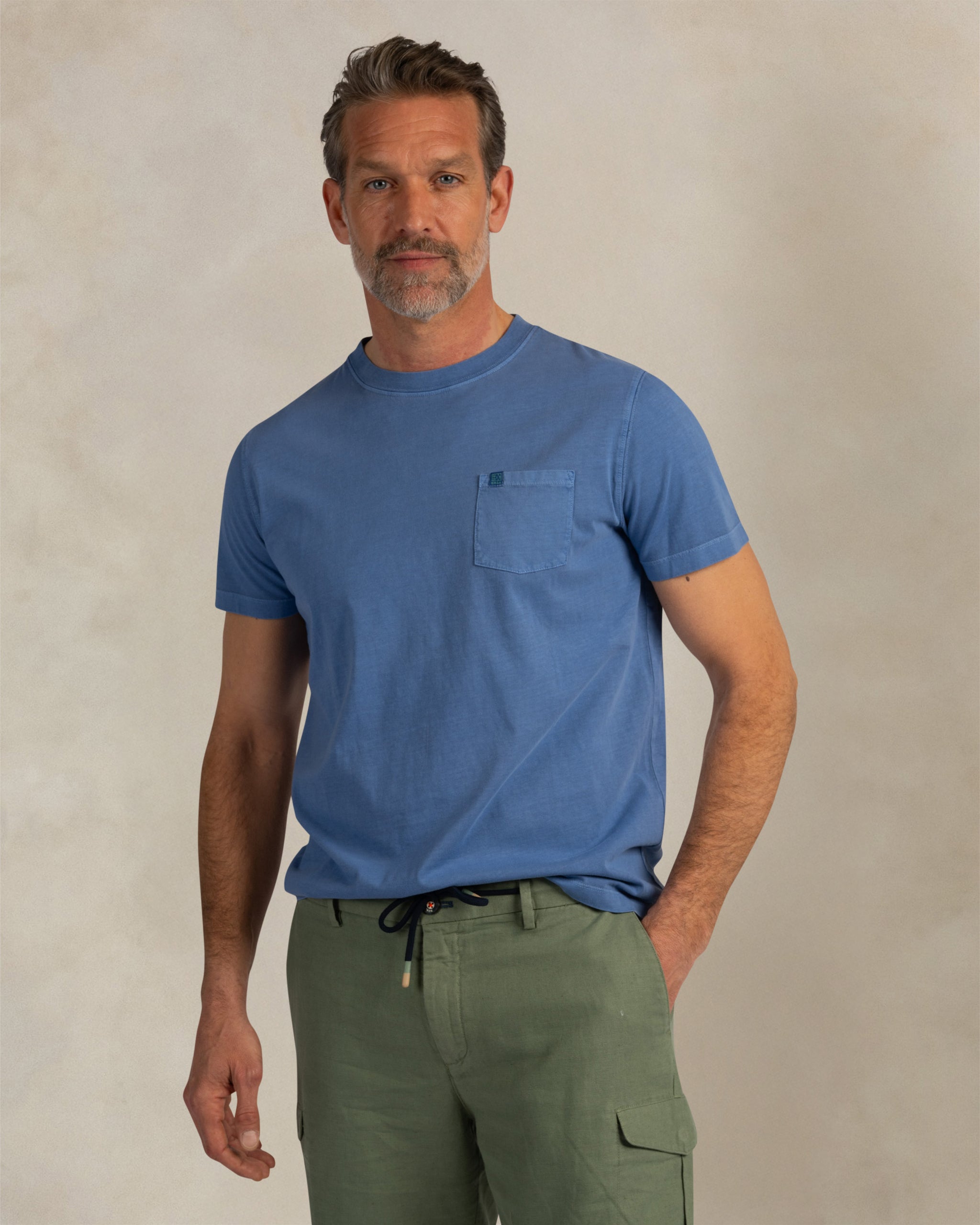 T-shirt en coton 100 % bleu clair T-shirt en coton 100 % bleu clair