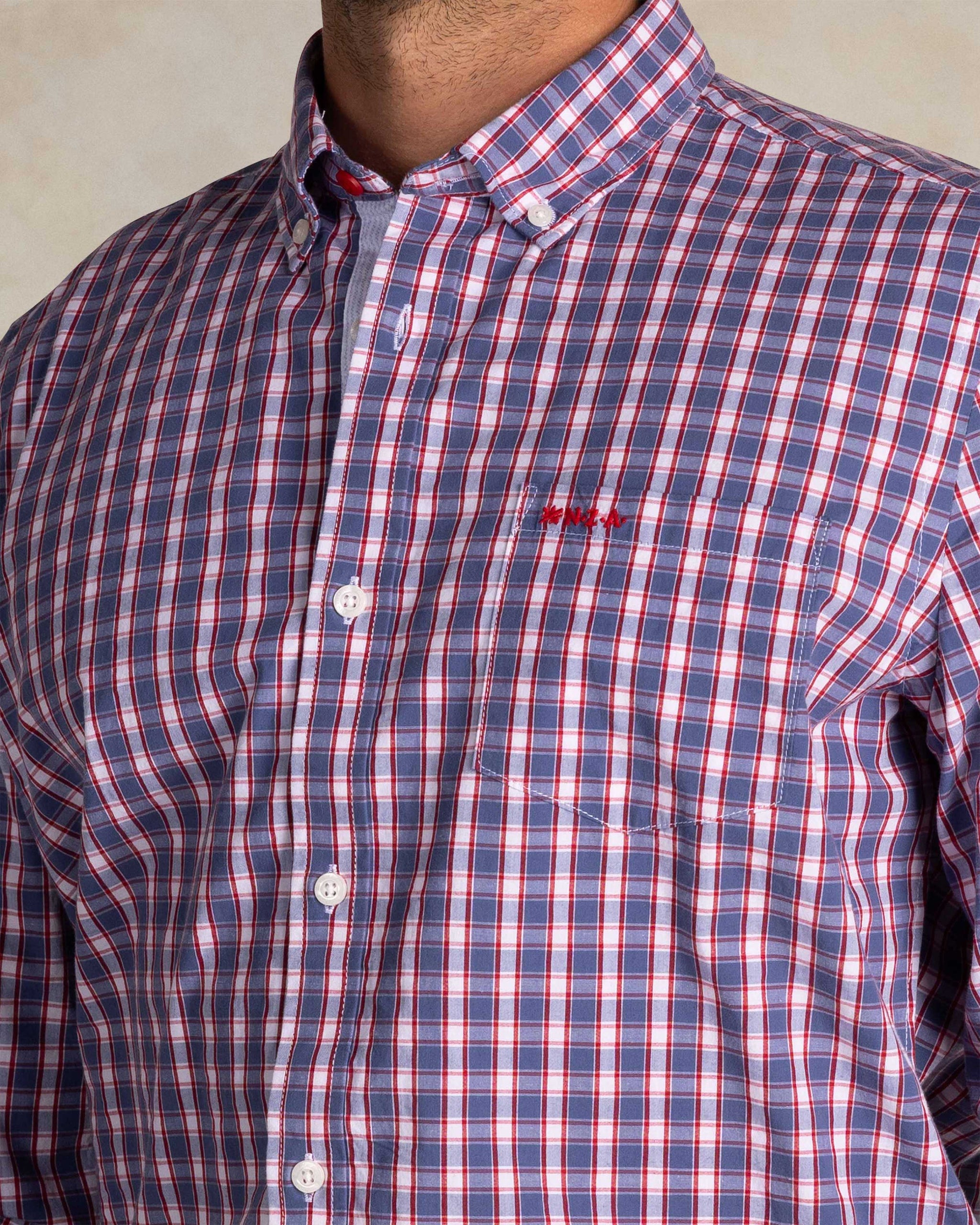 Blaues kariertes Baumwollhemd Blaues kariertes Baumwollhemd