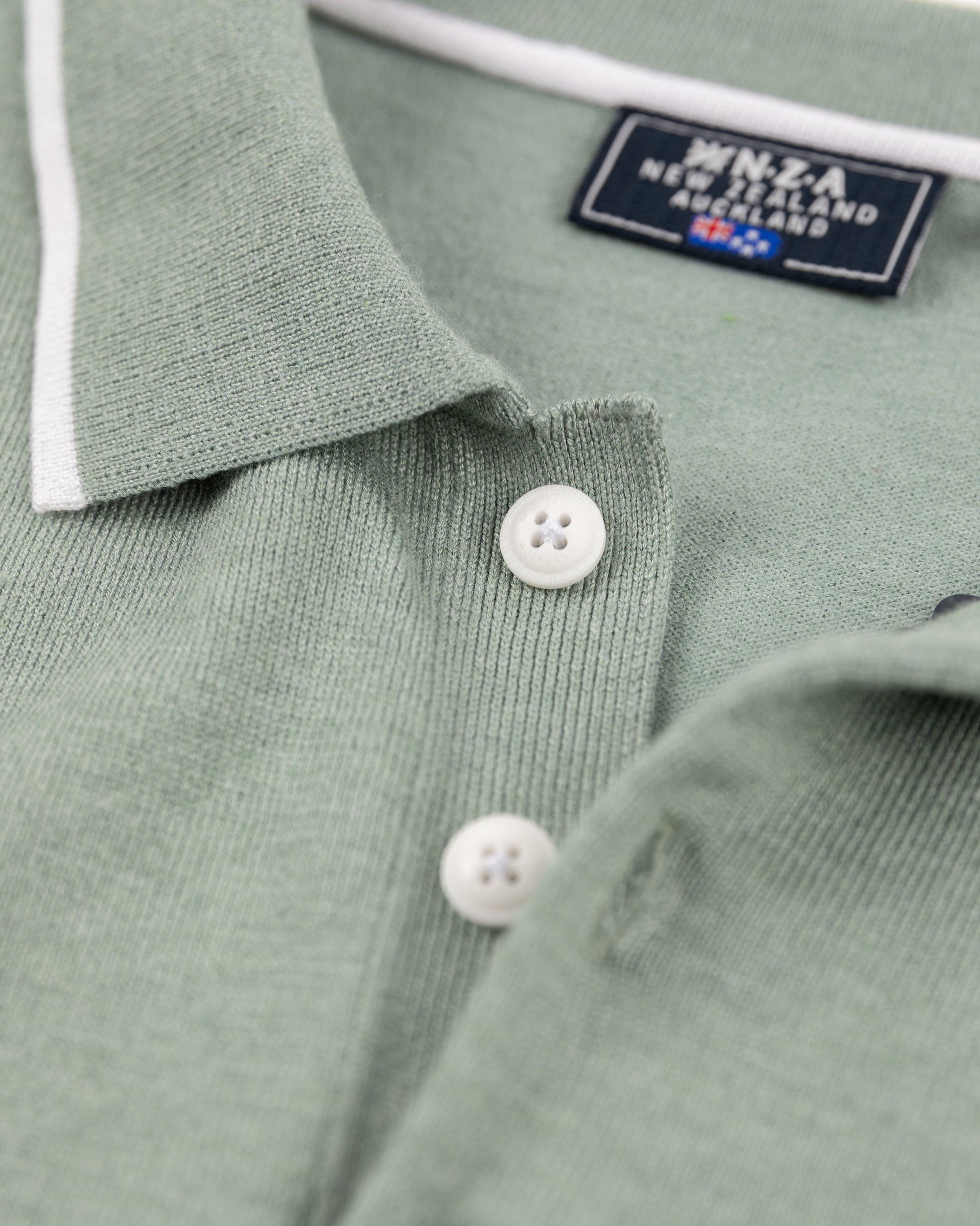 Polo vert avec dホtails blancs - Sage Polo vert avec dホtails blancs - Sage