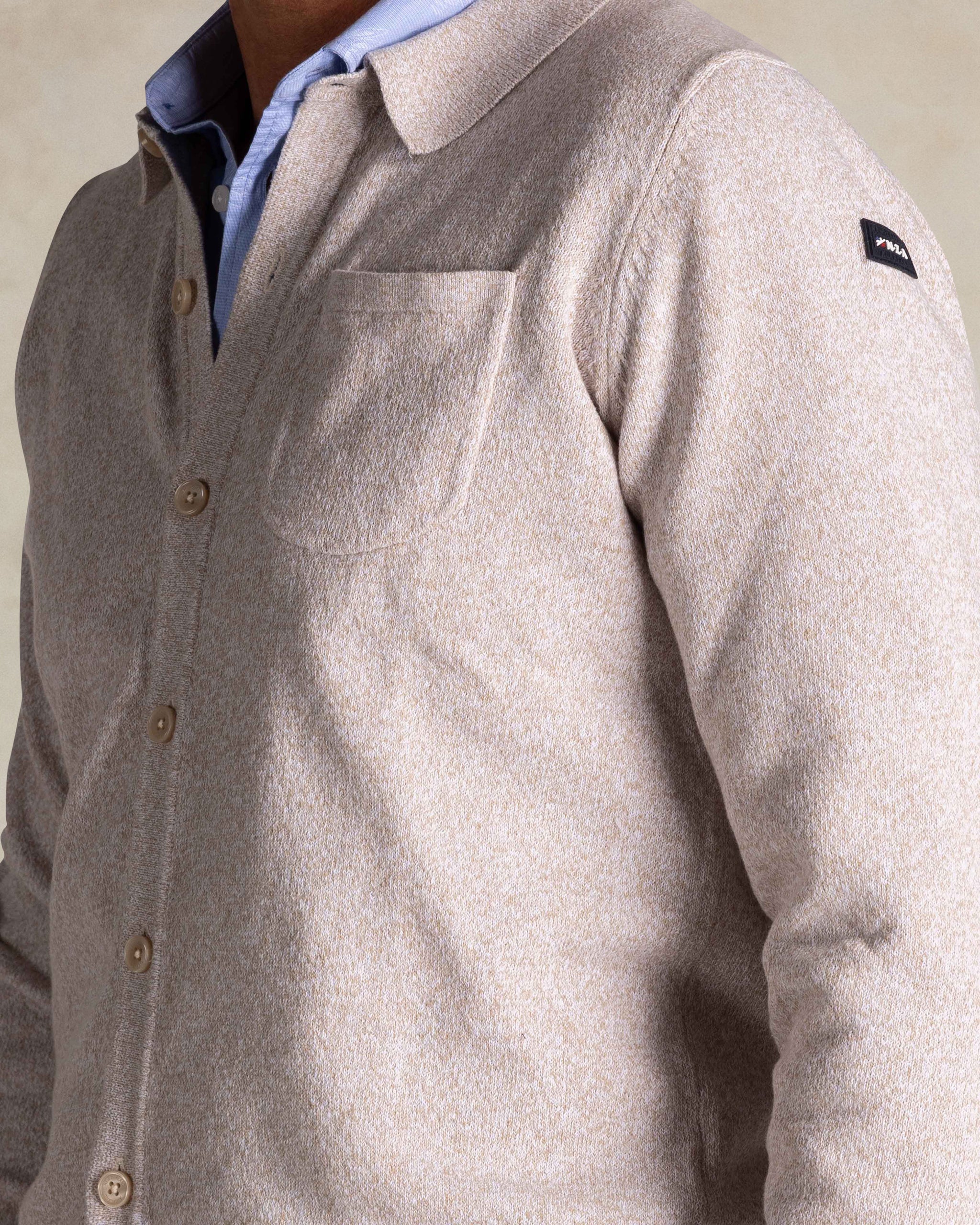 Ecru katoenen trui met knopen Ecru katoenen trui met knopen