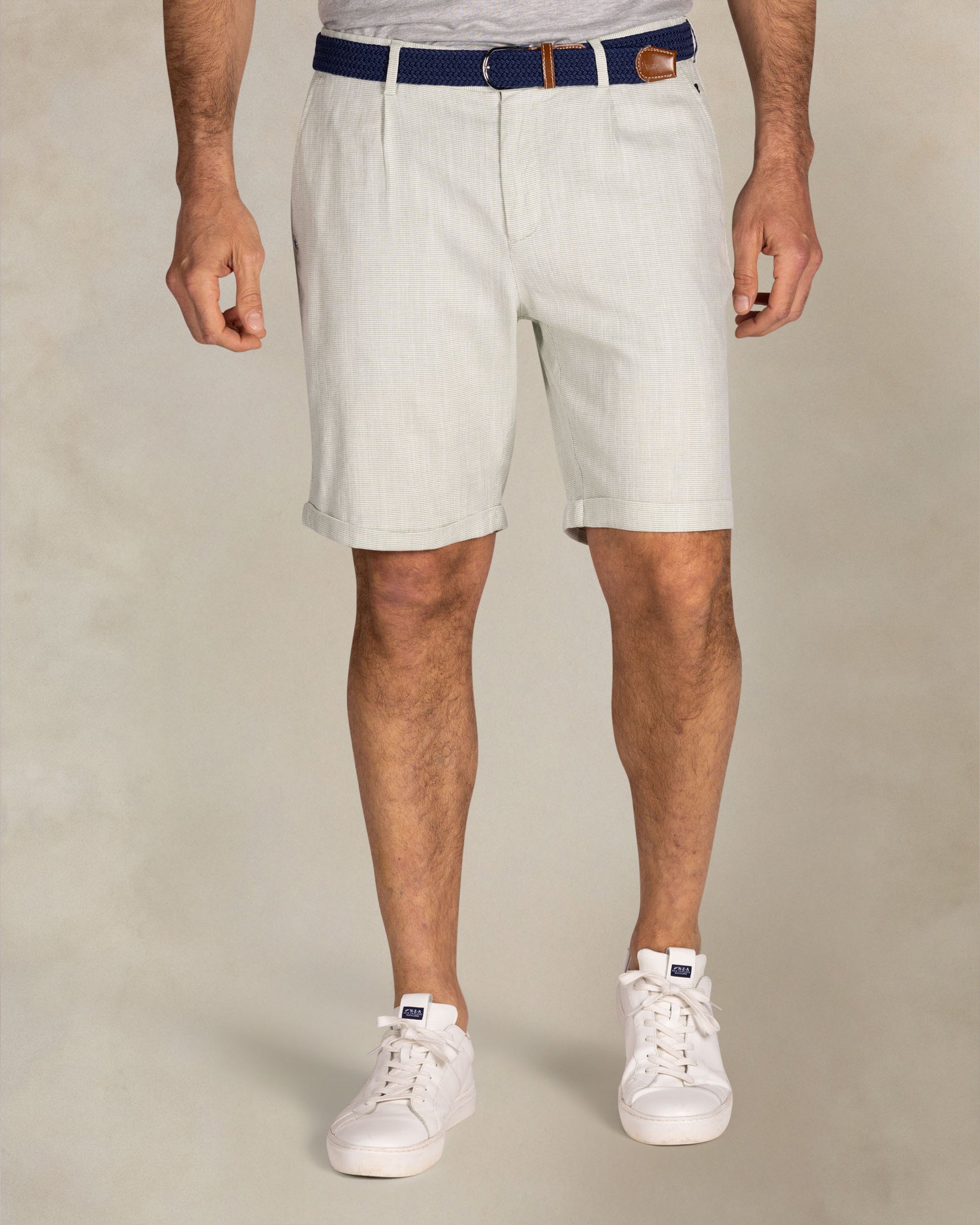 Lichtgroene chino shorts van katoen met linnen en tencel Lichtgroene chino shorts van katoen met linnen en tencel