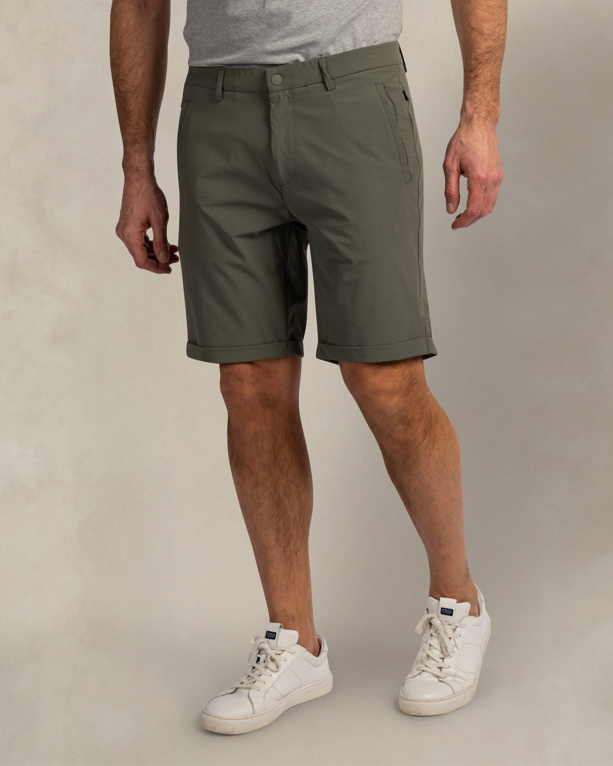 Dunkelgrüne sportliche Stretch-Shorts Dunkelgrüne sportliche Stretch-Shorts