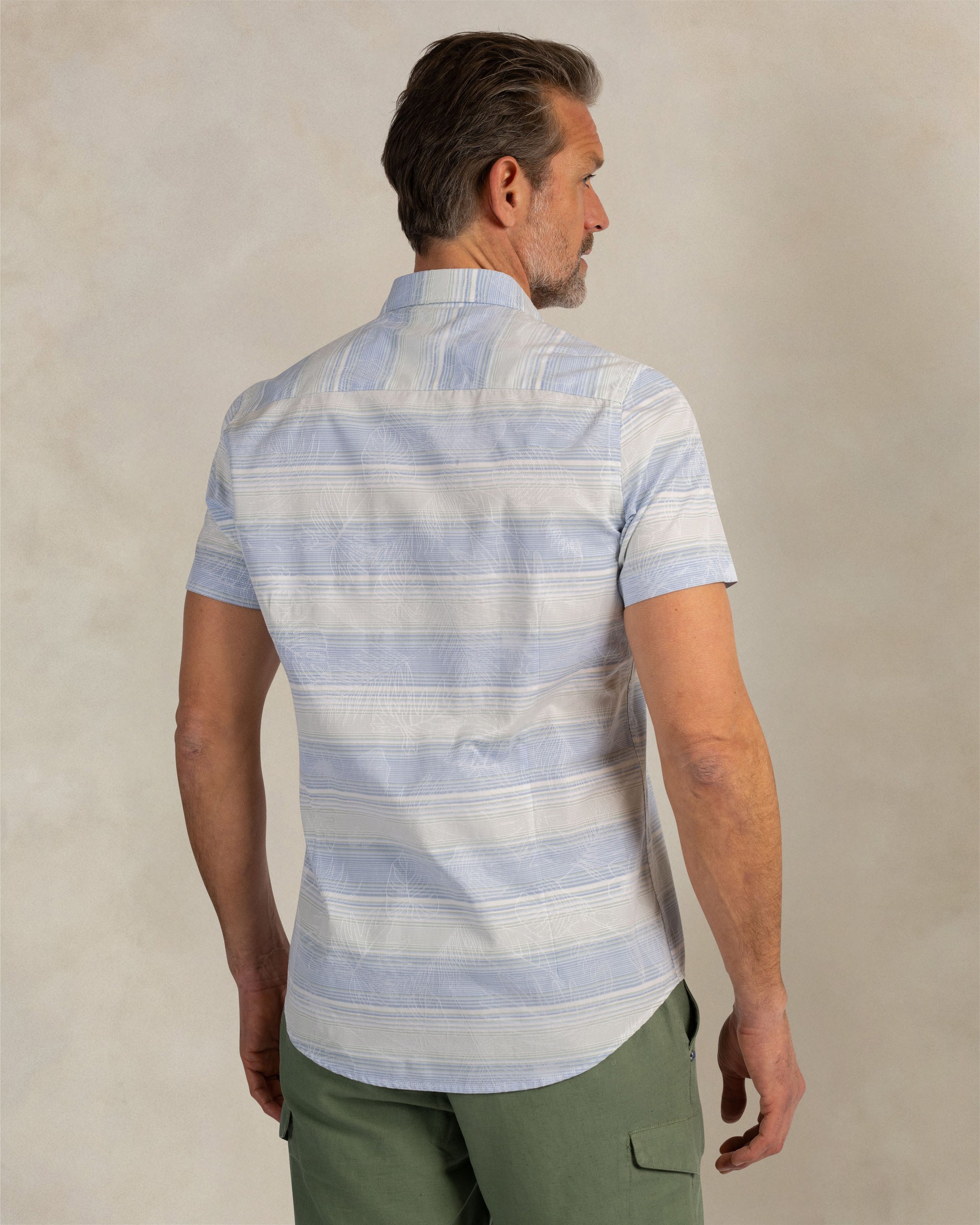 Hellblaues Leinenstreifenhemd Hellblaues Leinenstreifenhemd