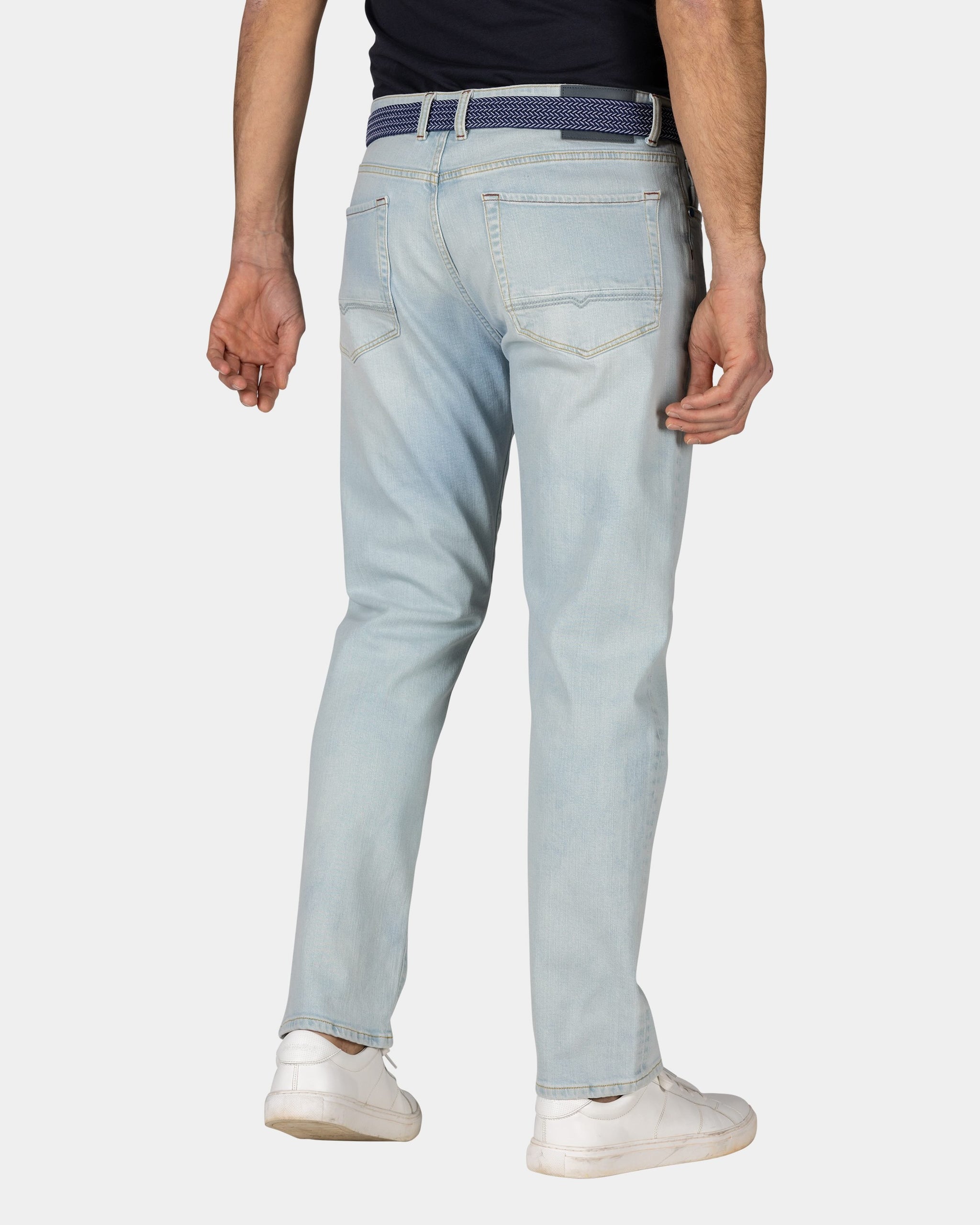 Lichtblauwe jeans met stretch Lichtblauwe jeans met stretch