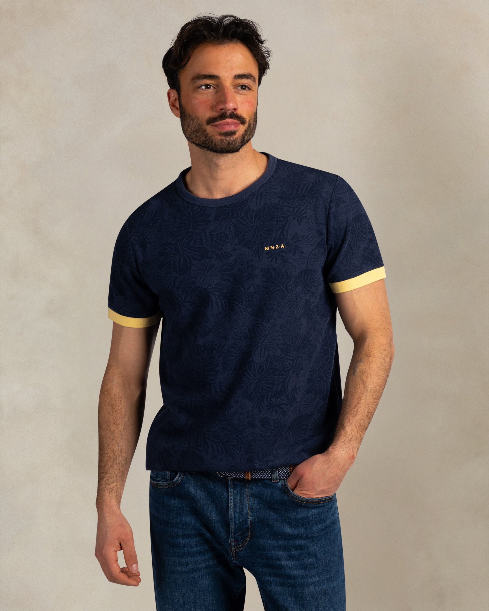 Donkerblauw t-shirt met print Donkerblauw t-shirt met print