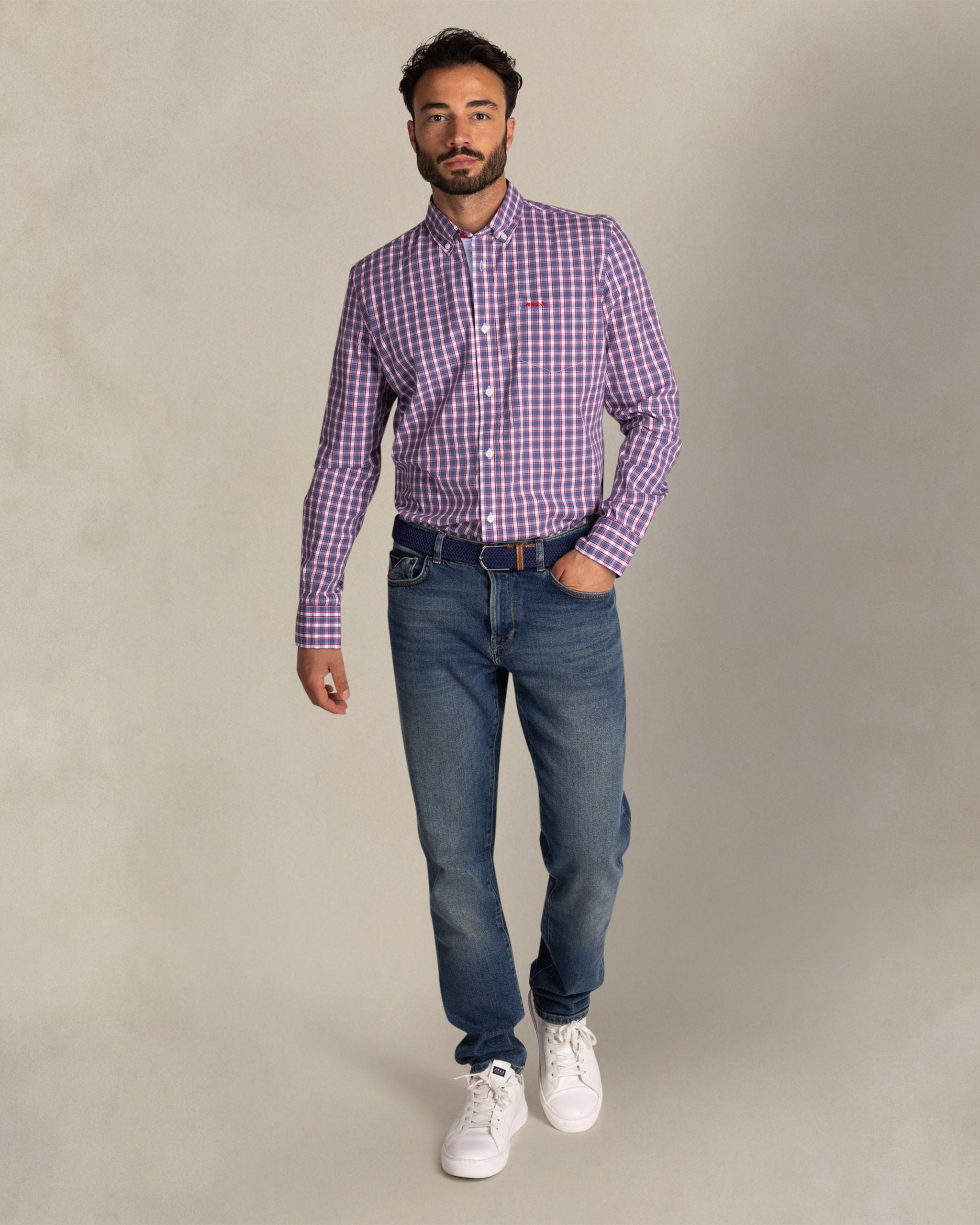 Blaues kariertes Baumwollhemd Blaues kariertes Baumwollhemd