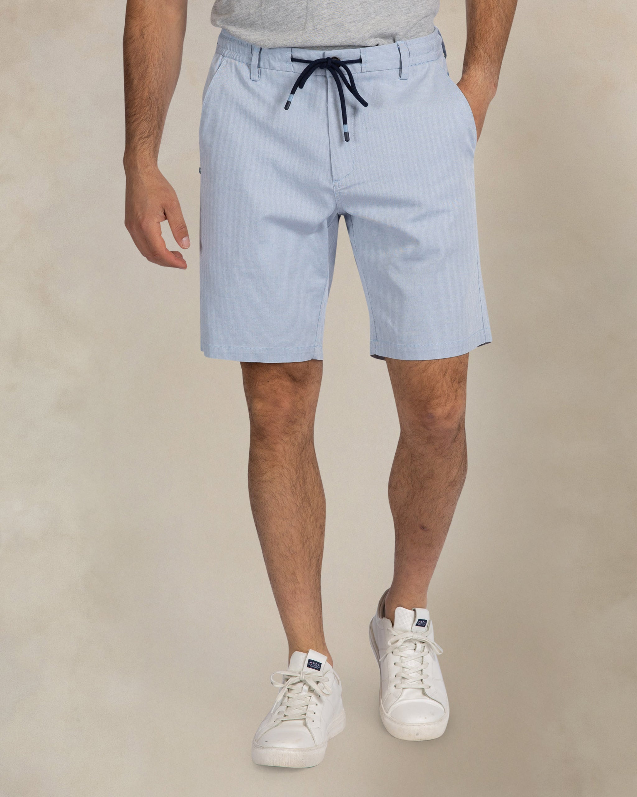 Lichtblauwe stretch chino shorts Lichtblauwe stretch chino shorts