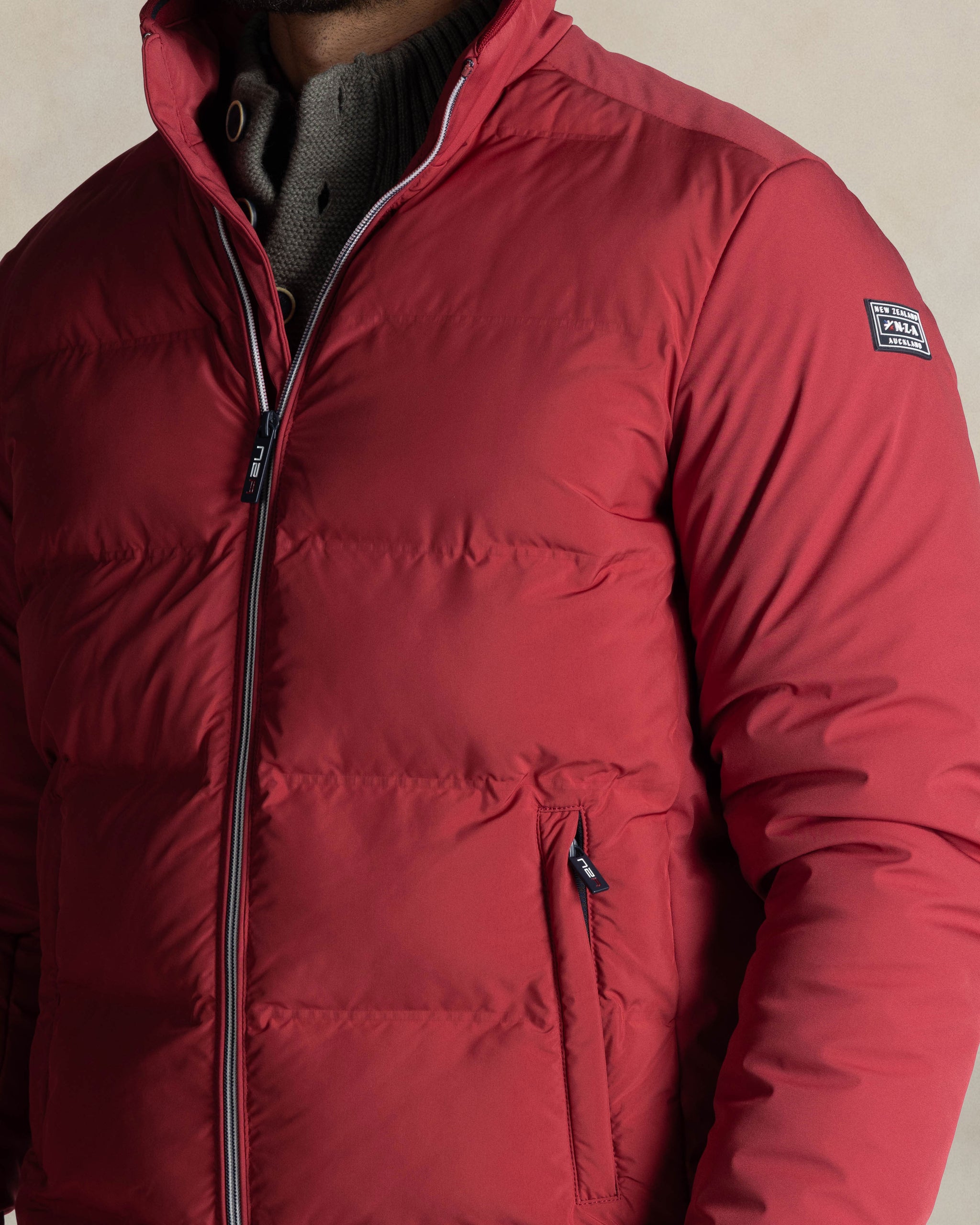 Rode gewatteerde jas Rode gewatteerde jas