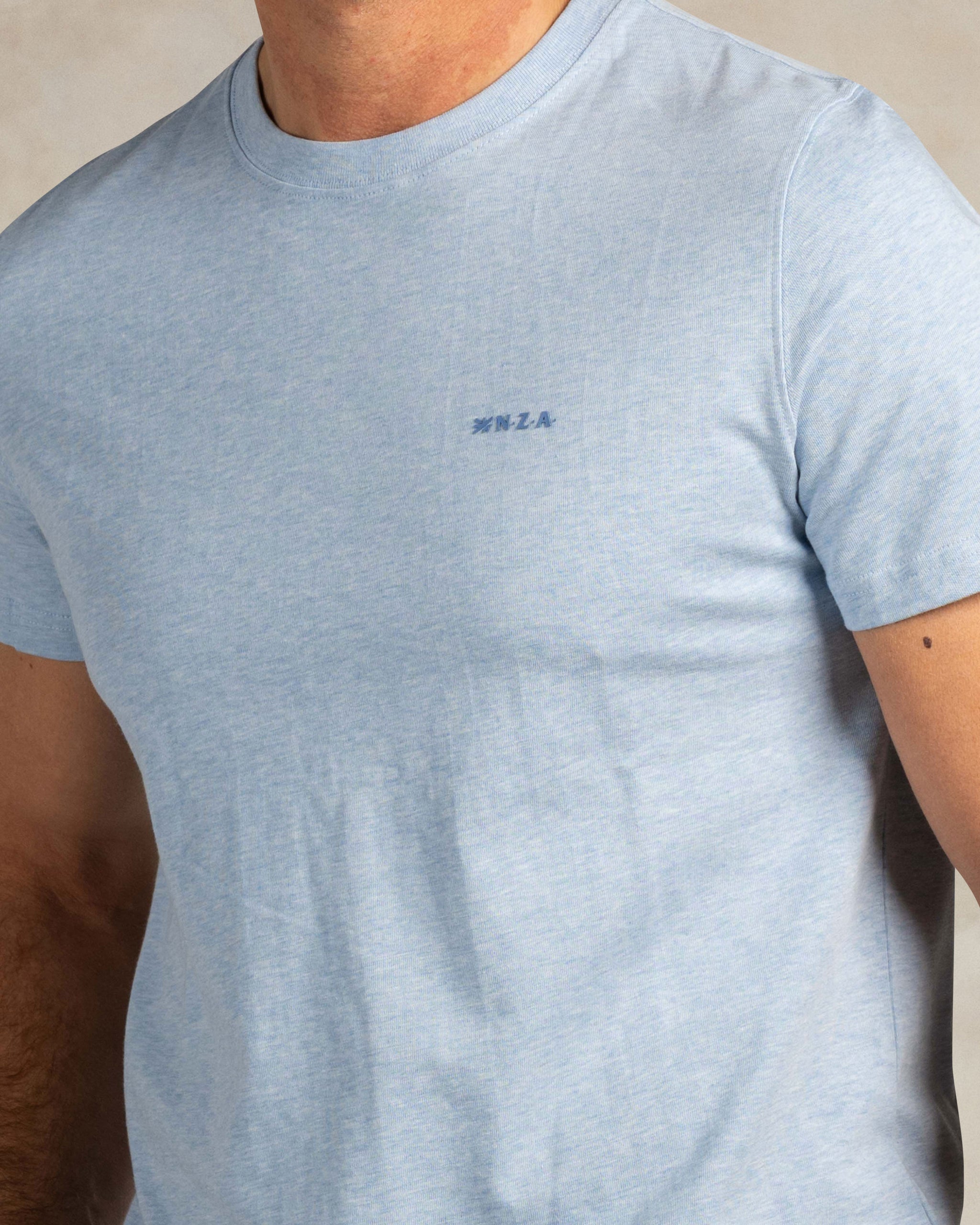 Licht blauw katoenen t-shirt Licht blauw katoenen t-shirt