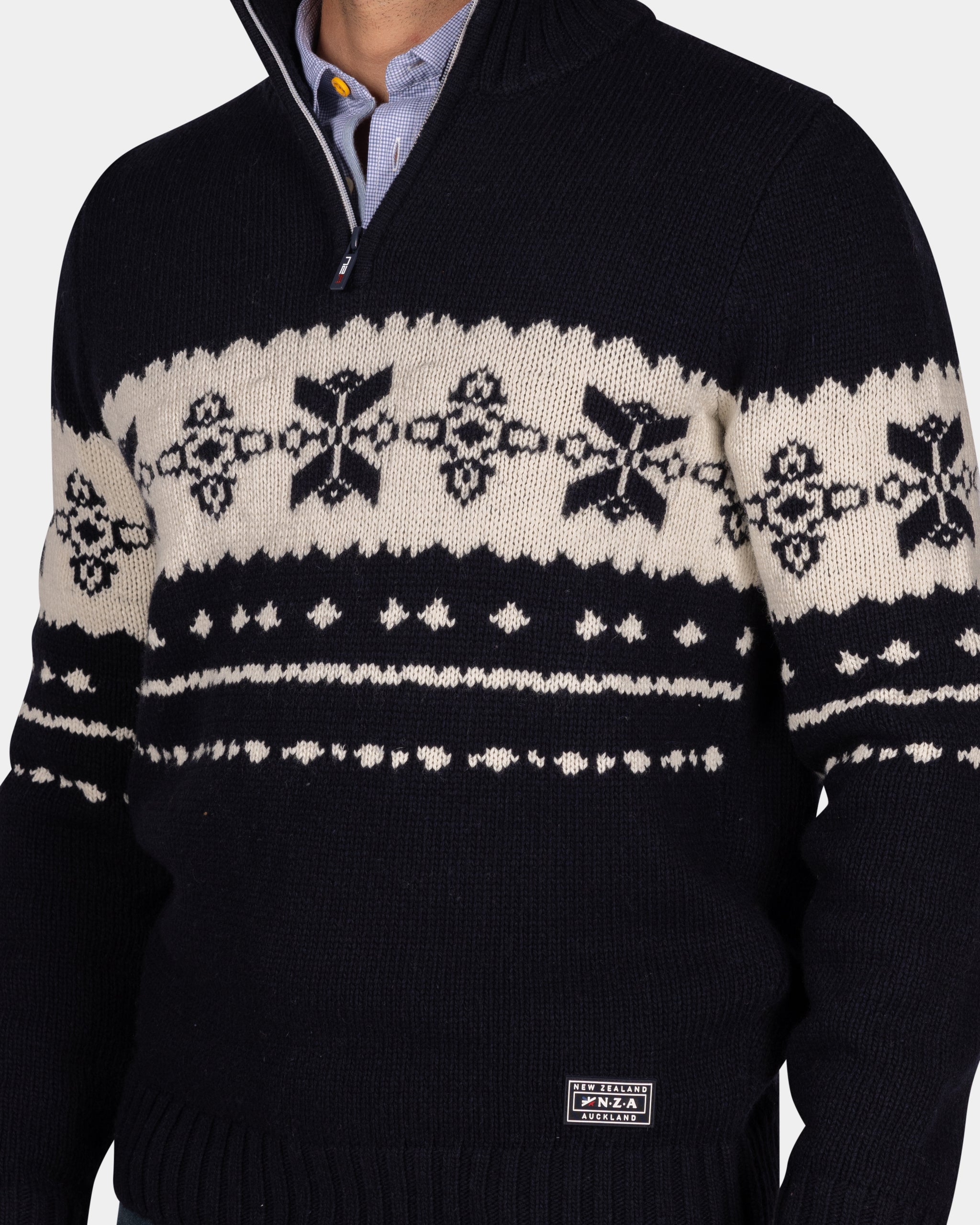 Dunkelblauer Pullover mit Ecru Muster - Winter Navy Dunkelblauer Pullover mit Ecru Muster - Winter Navy