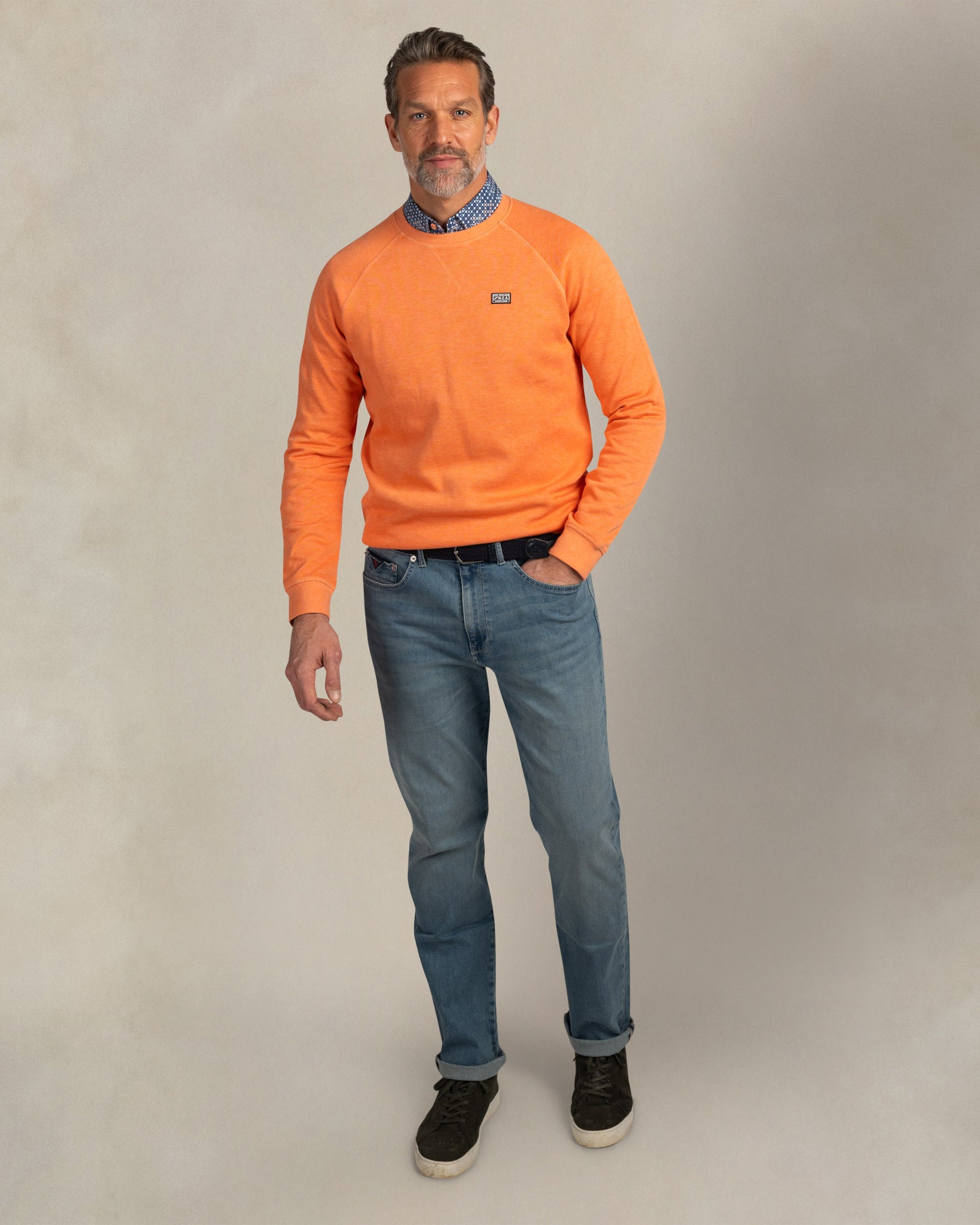 Oranger Baumwollpullover Oranger Baumwollpullover