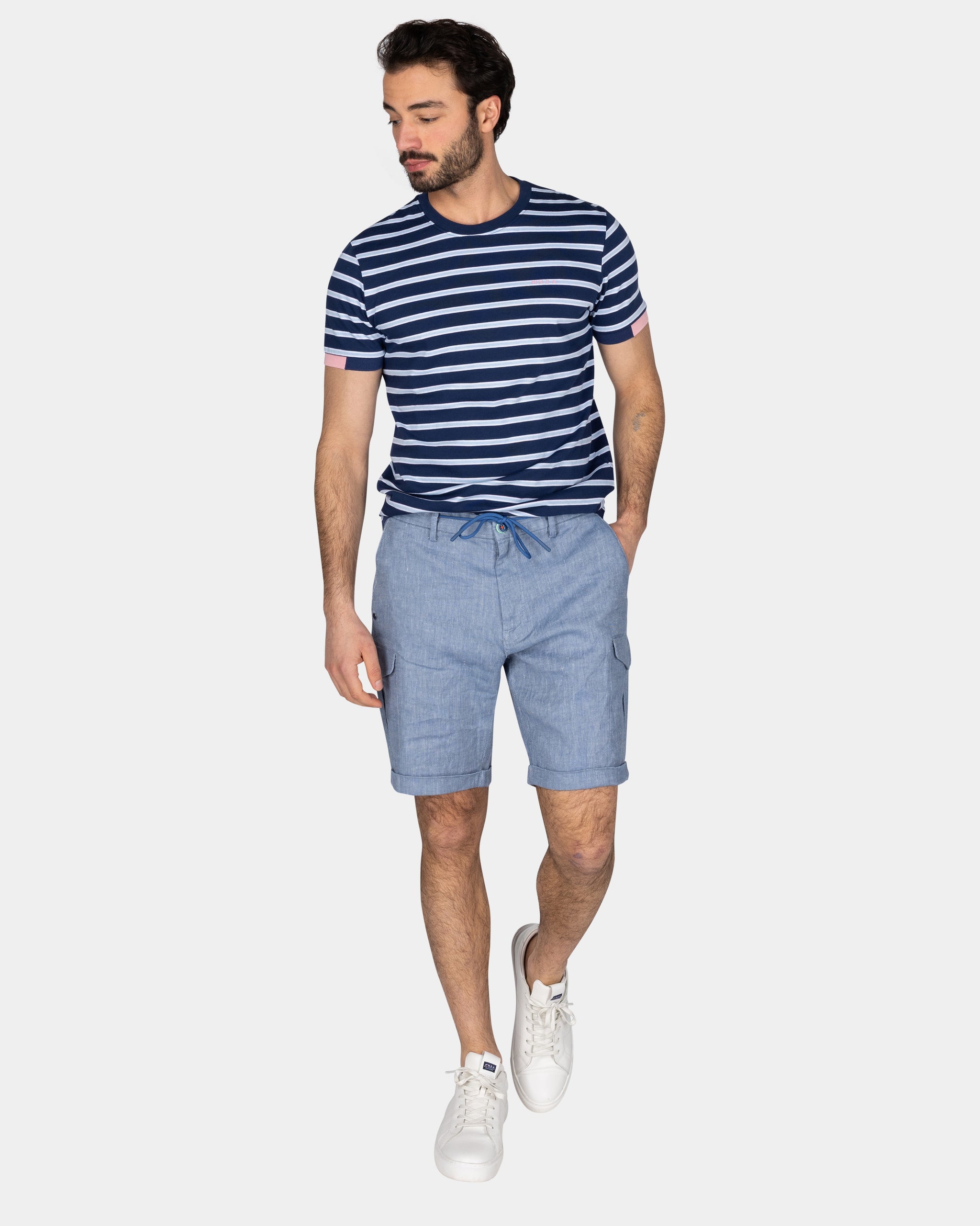 Blauw-wit gestreept katoenen t-shirt Blauw-wit gestreept katoenen t-shirt