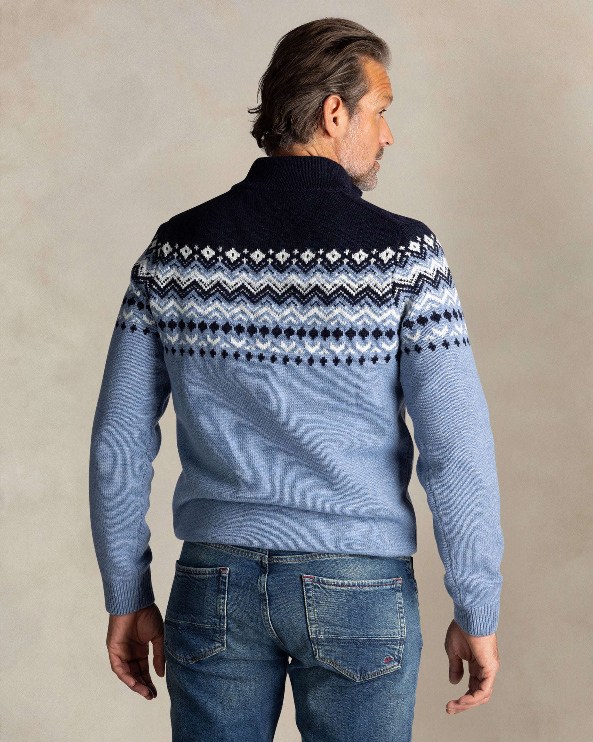 Blauer wollpullover mit halbem reißverschluss Blauer wollpullover mit halbem reißverschluss