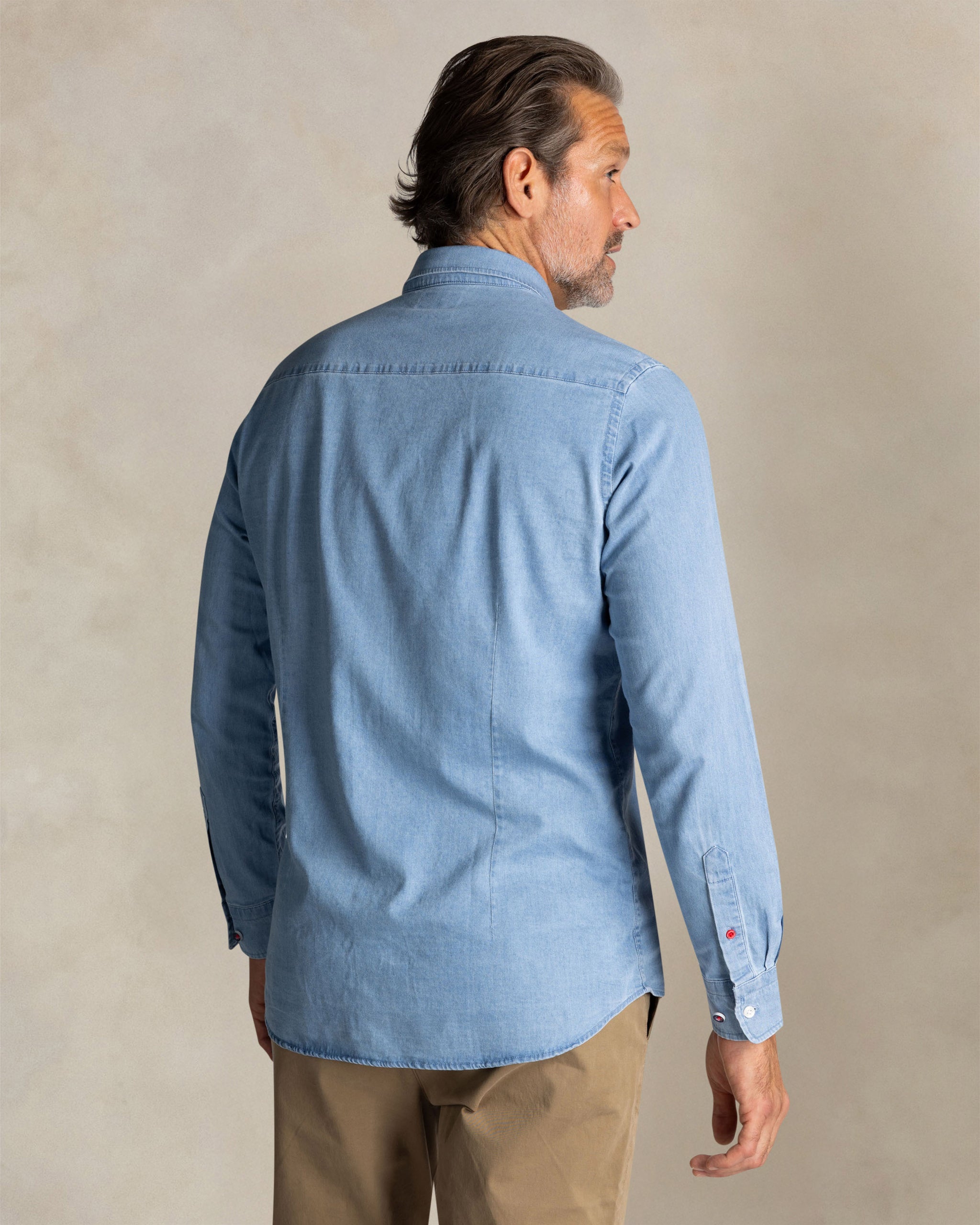 Blaues Baumwoll-Stretchhemd Blaues Baumwoll-Stretchhemd