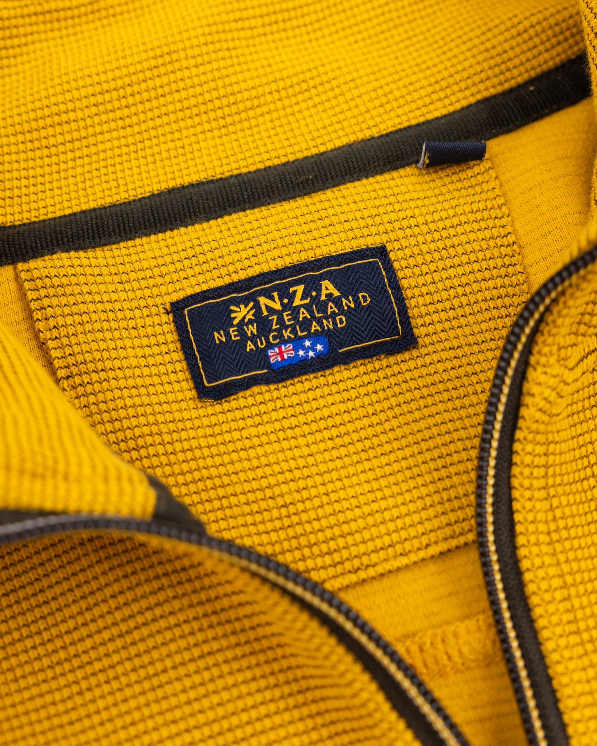 Amarillo suéter de algodón con cremallera hasta la mitad Amarillo suéter de algodón con cremallera hasta la mitad