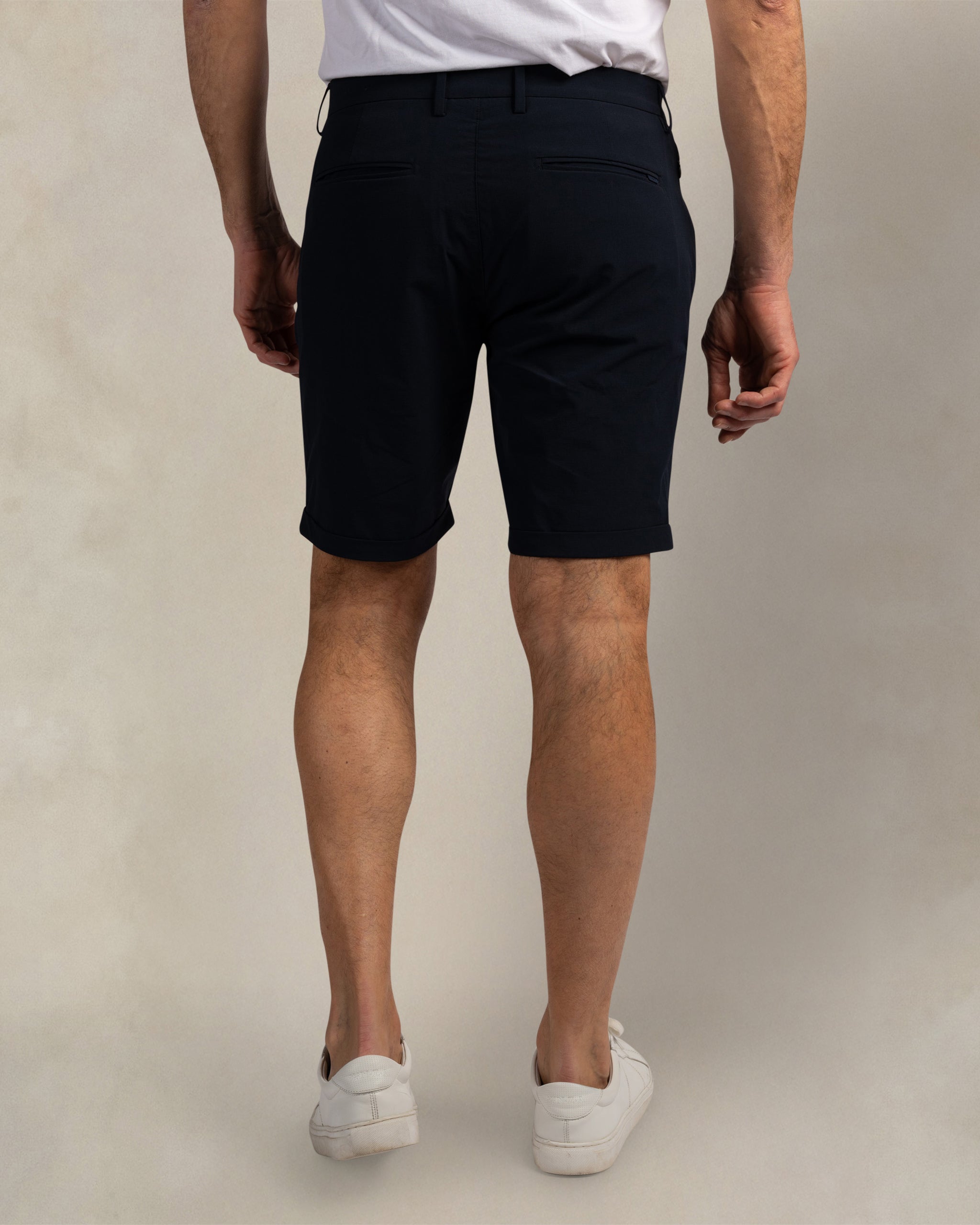 Pantalones cortos deportivos de estiramiento azul oscuro Pantalones cortos deportivos de estiramiento azul oscuro