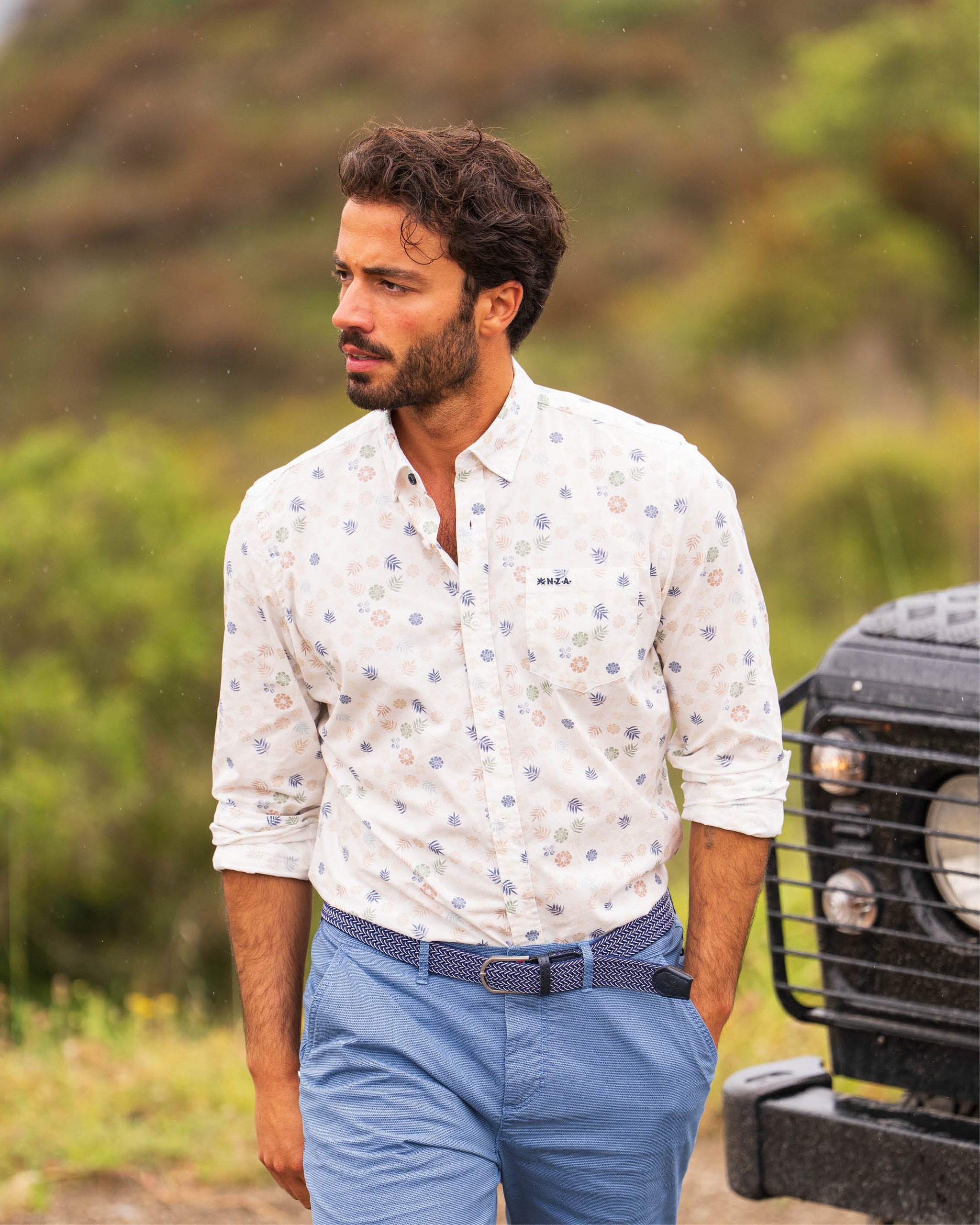 Ecru Baumwollhemd mit Print Ecru Baumwollhemd mit Print