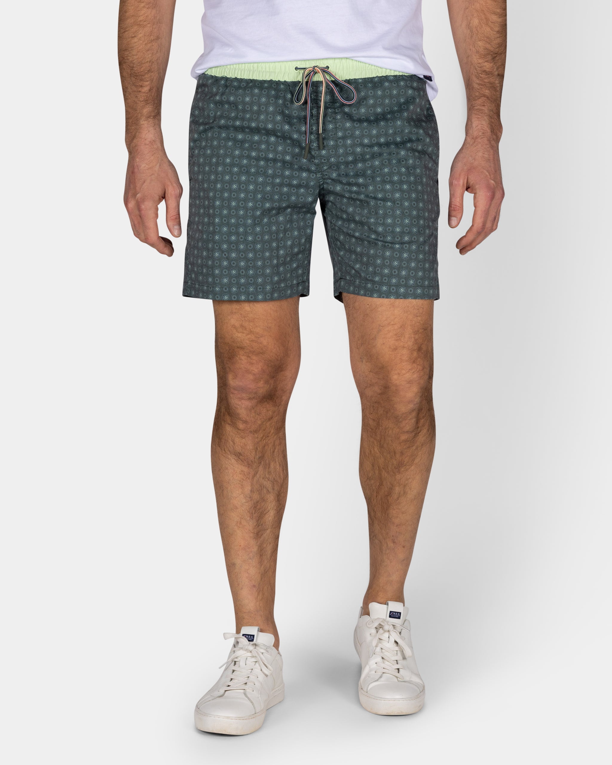 Groene zwembroek met print en lichtgele details Groene zwembroek met print en lichtgele details