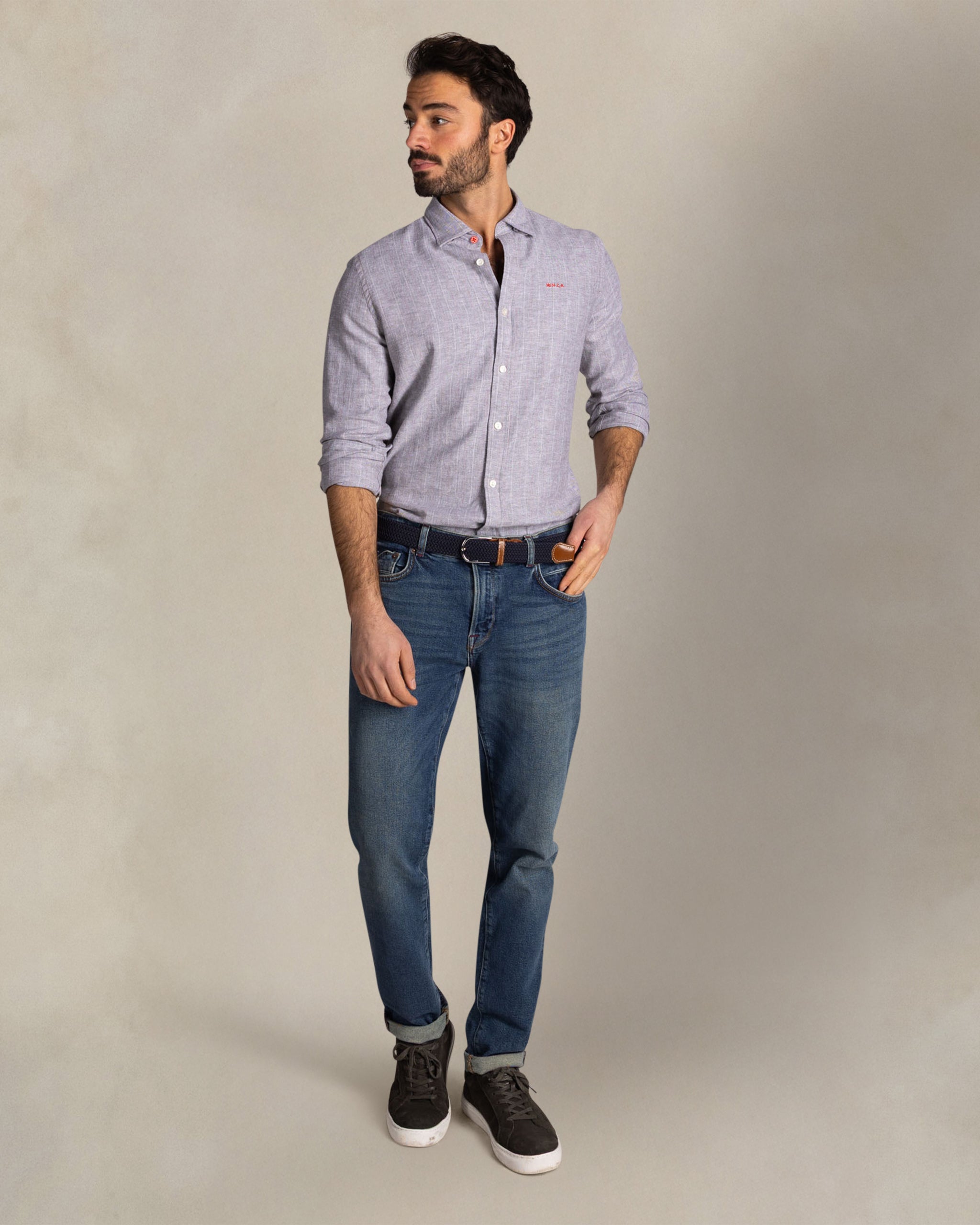 Grijze linnen overhemd Grijze linnen overhemd