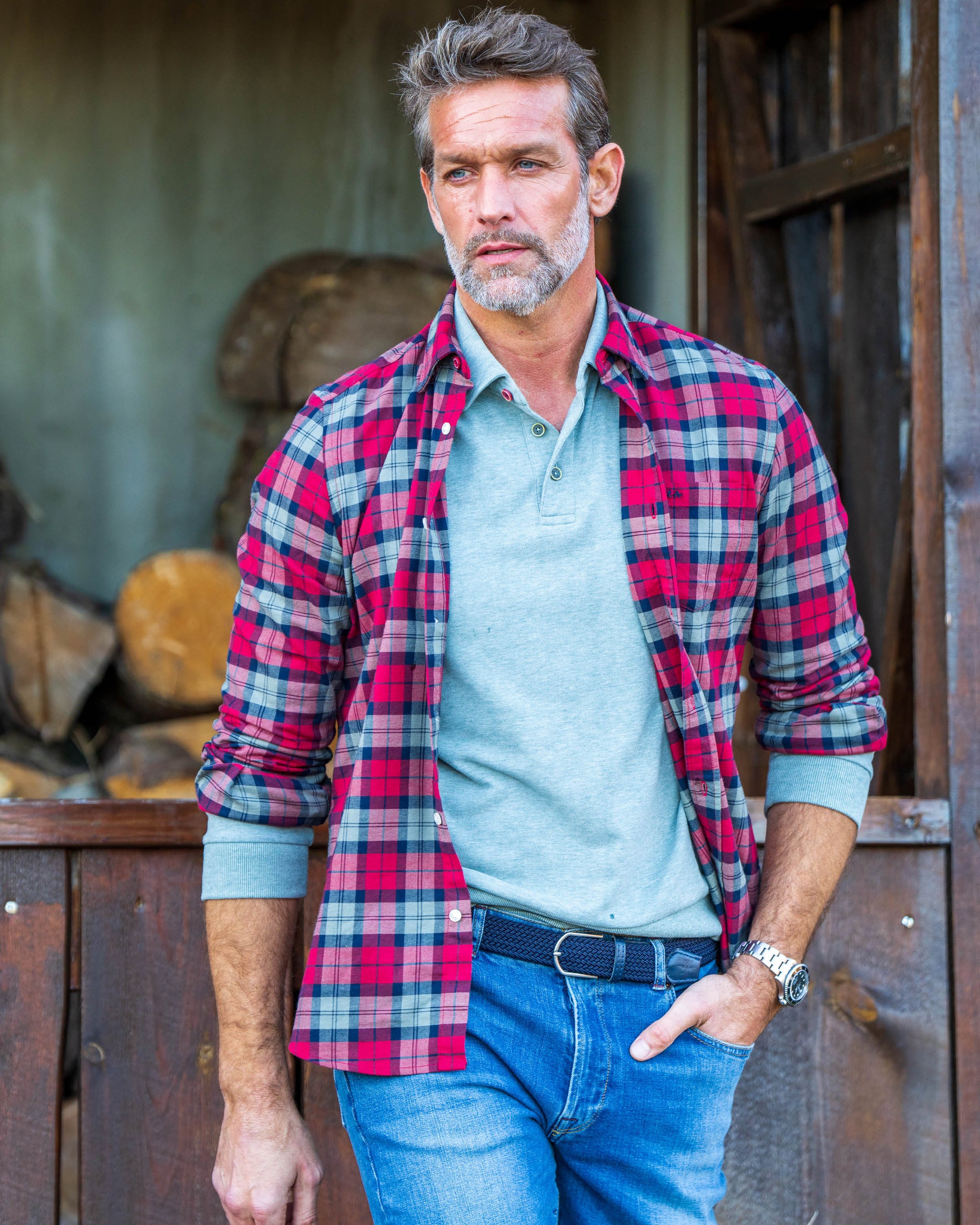 Rot kariertes Baumwollhemd Rot kariertes Baumwollhemd